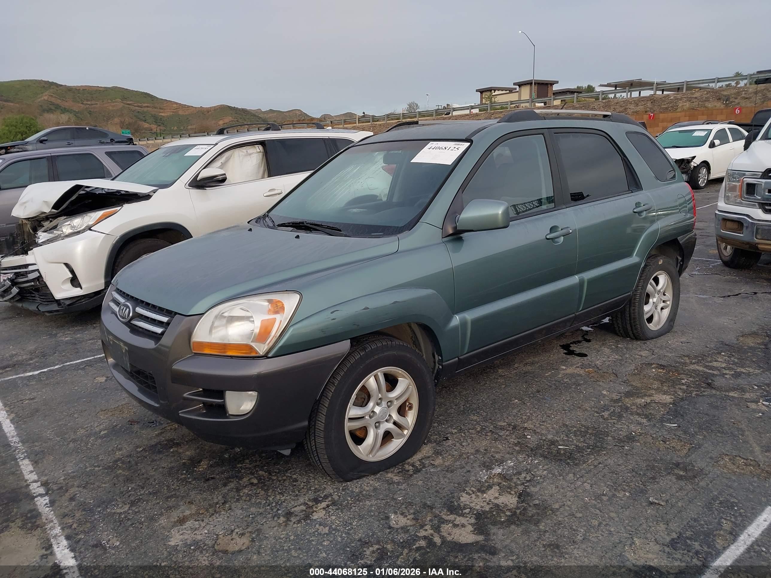 KIA SPORTAGE image 2