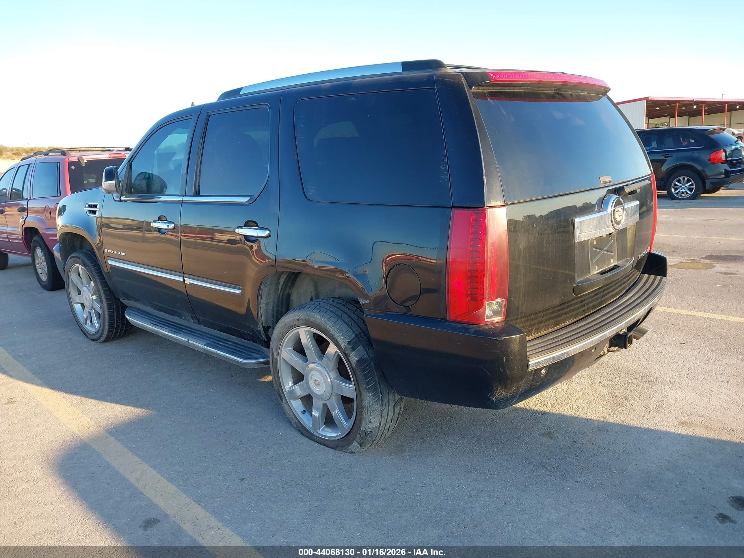 CADILLAC ESCALADE image 3