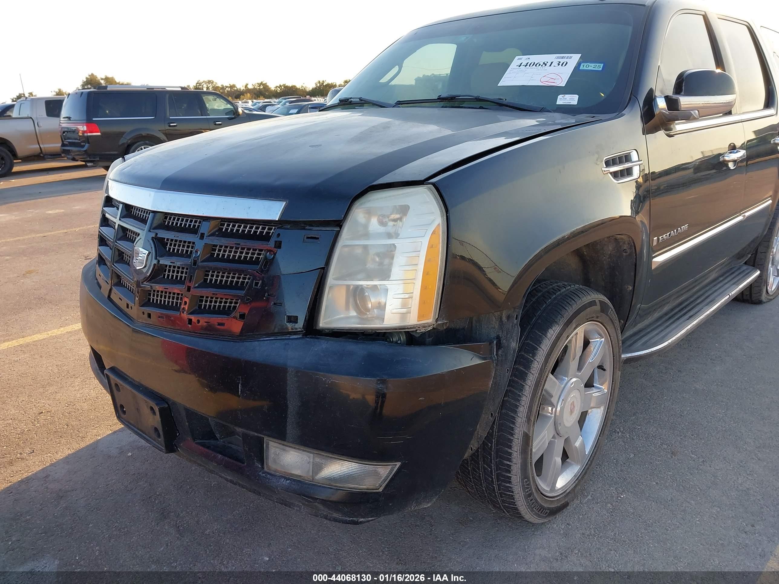 CADILLAC ESCALADE image 6