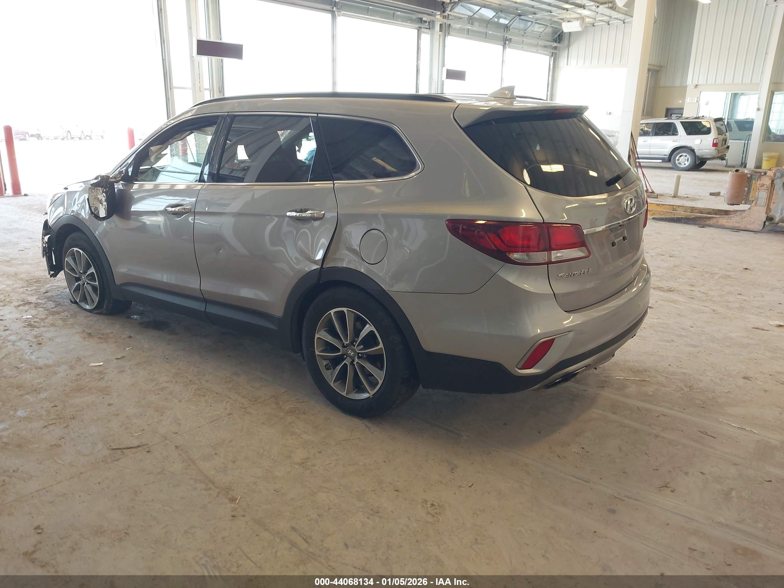 HYUNDAI SANTA image 3