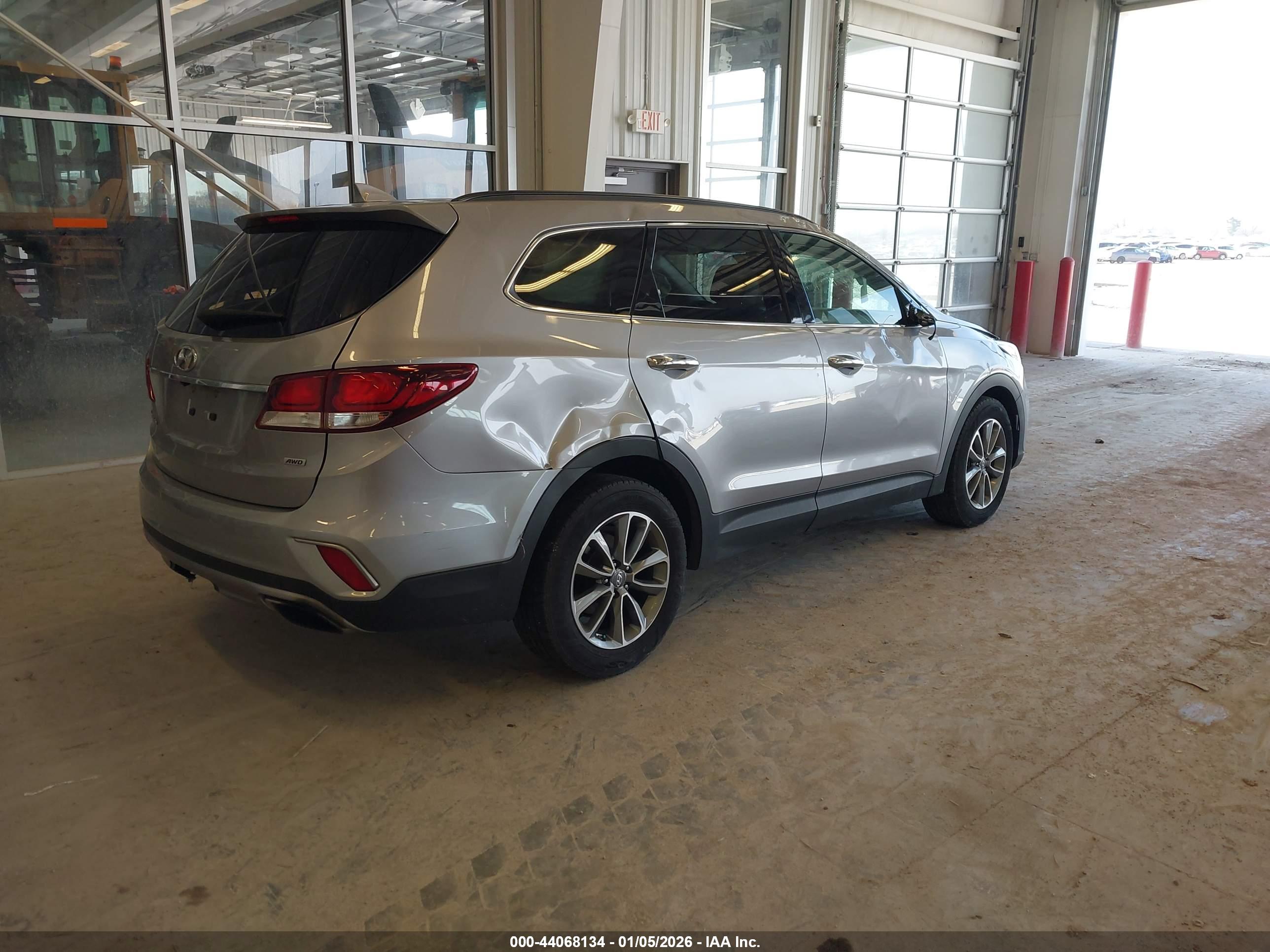 HYUNDAI SANTA image 4