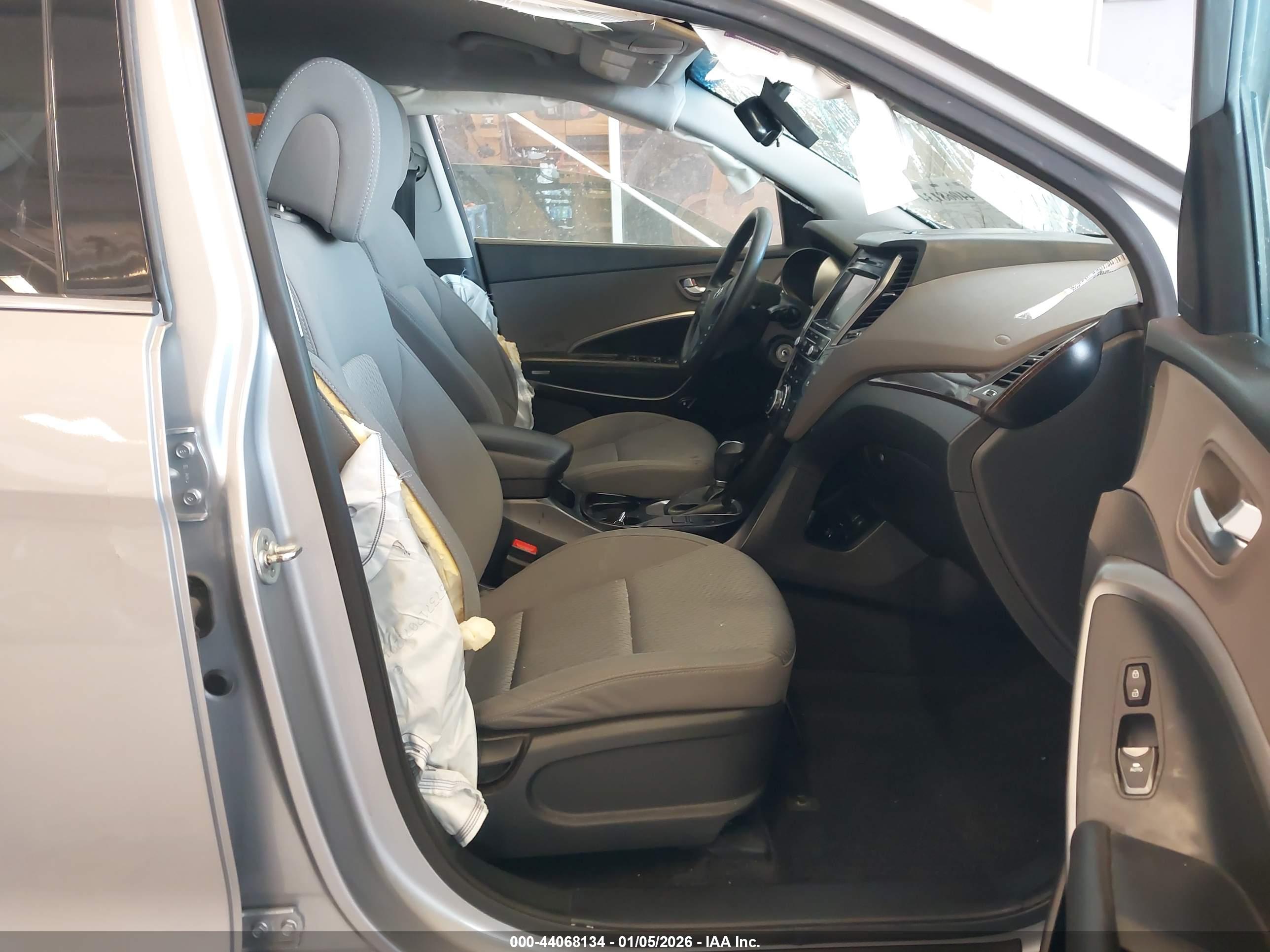 HYUNDAI SANTA image 5