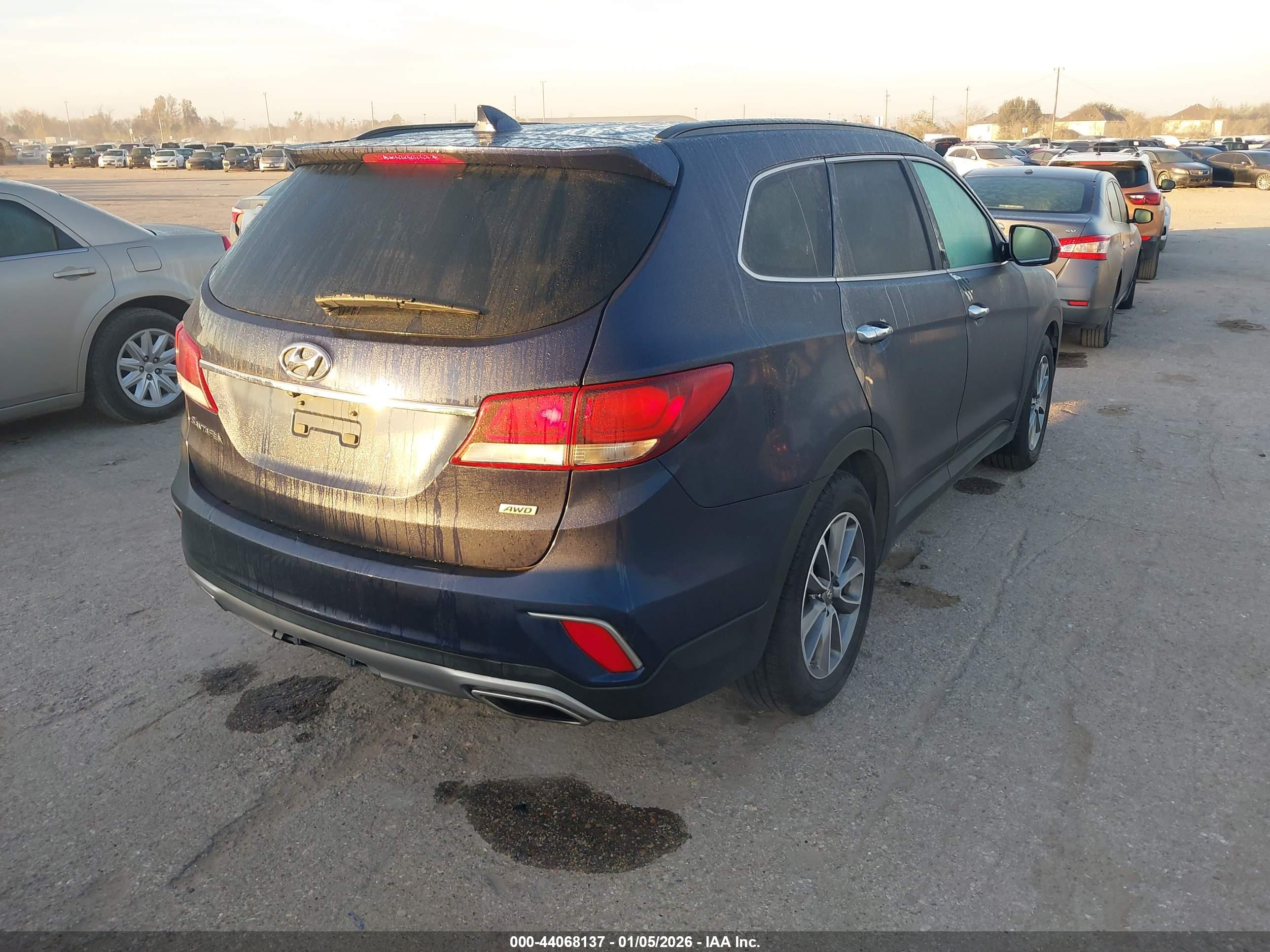 HYUNDAI SANTA image 4