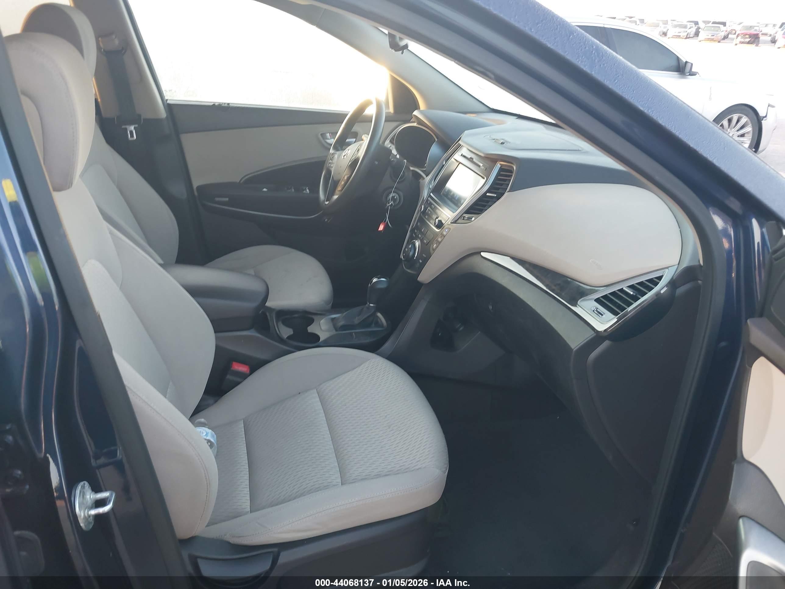 HYUNDAI SANTA image 5