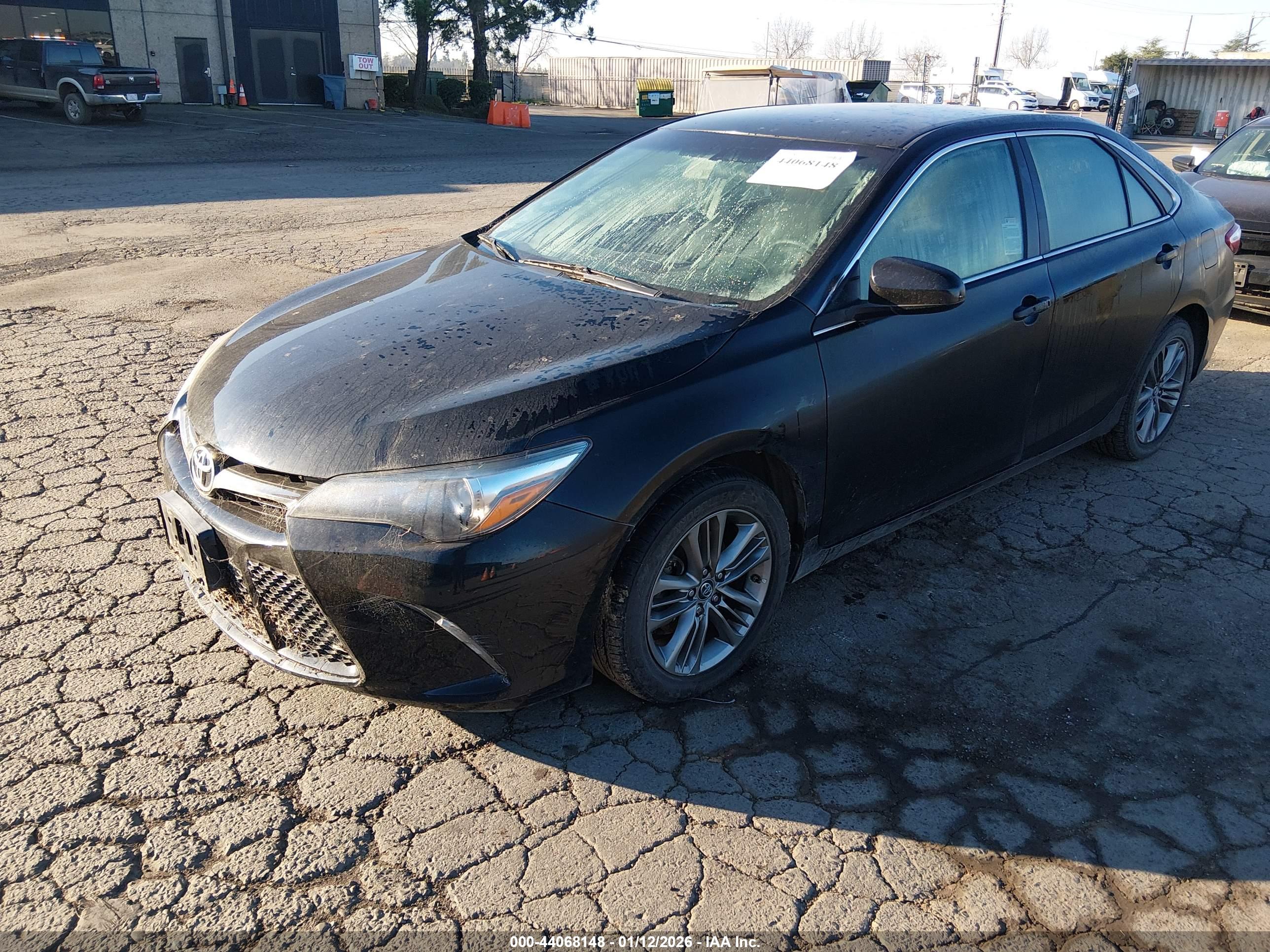 TOYOTA CAMRY image 2