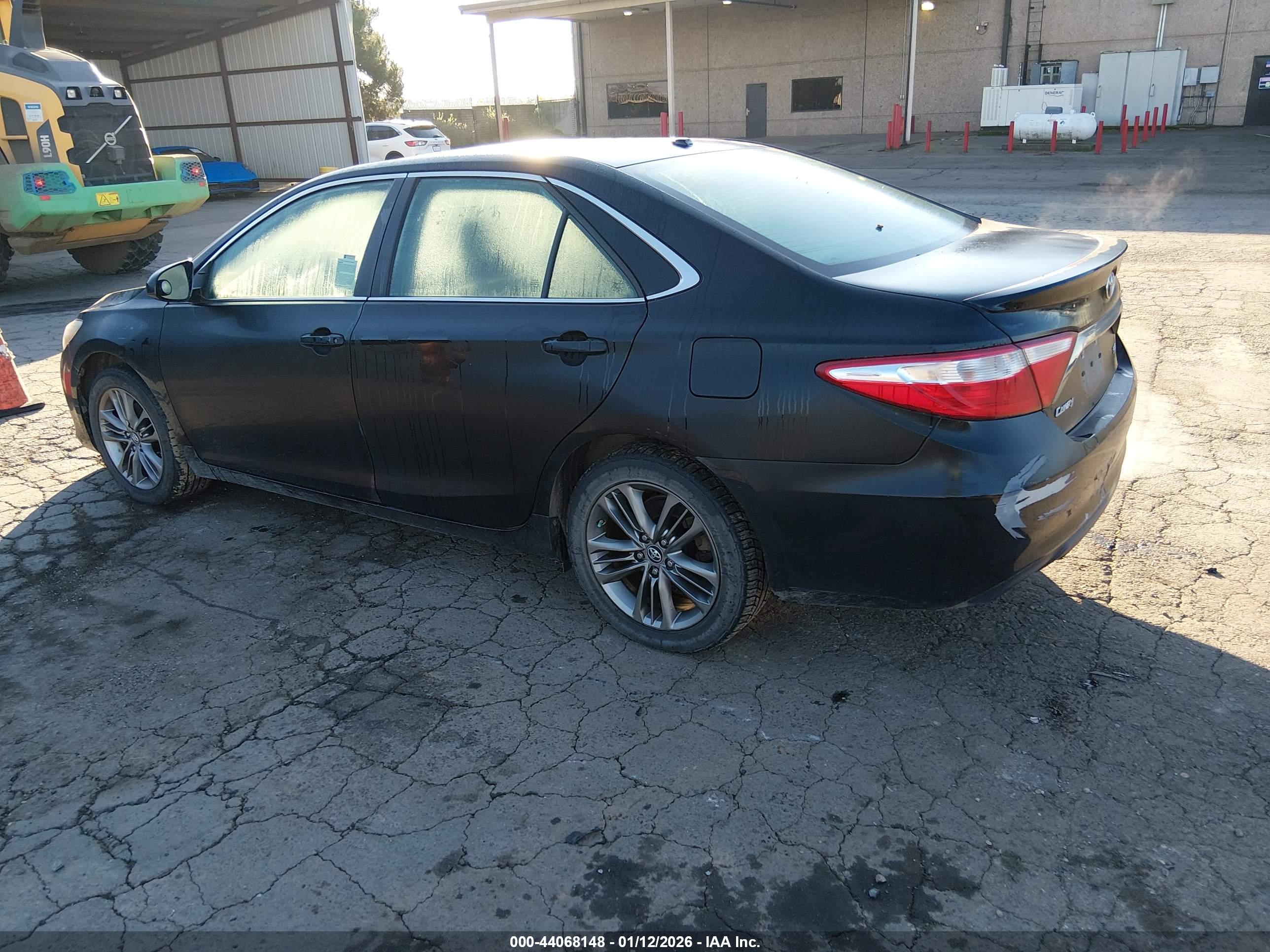 TOYOTA CAMRY image 3