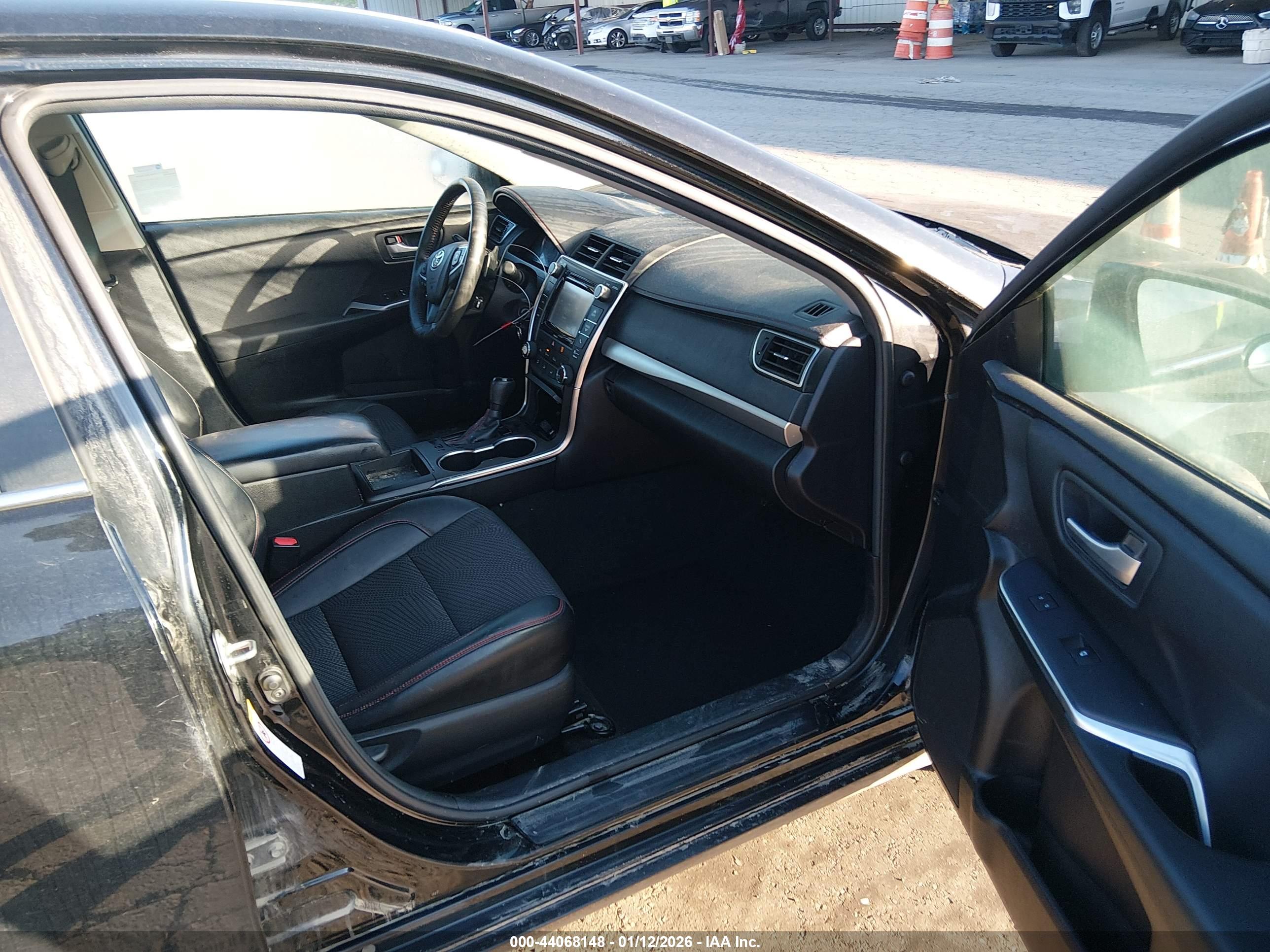 TOYOTA CAMRY image 5