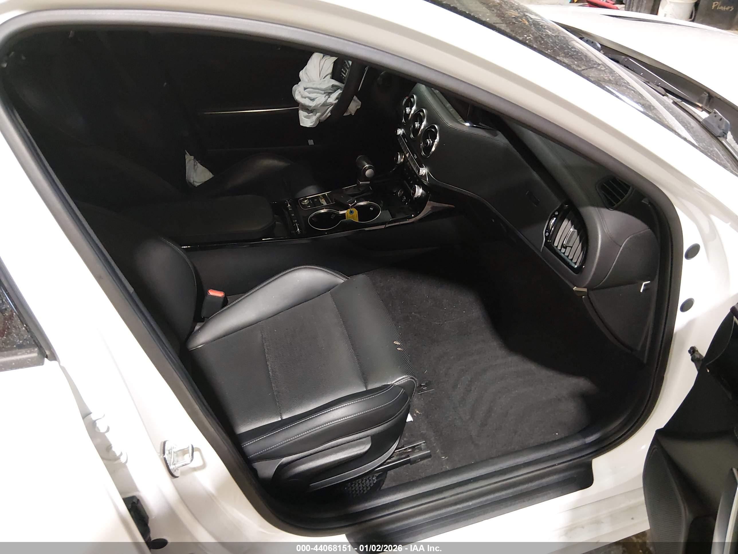 KIA STINGER image 5