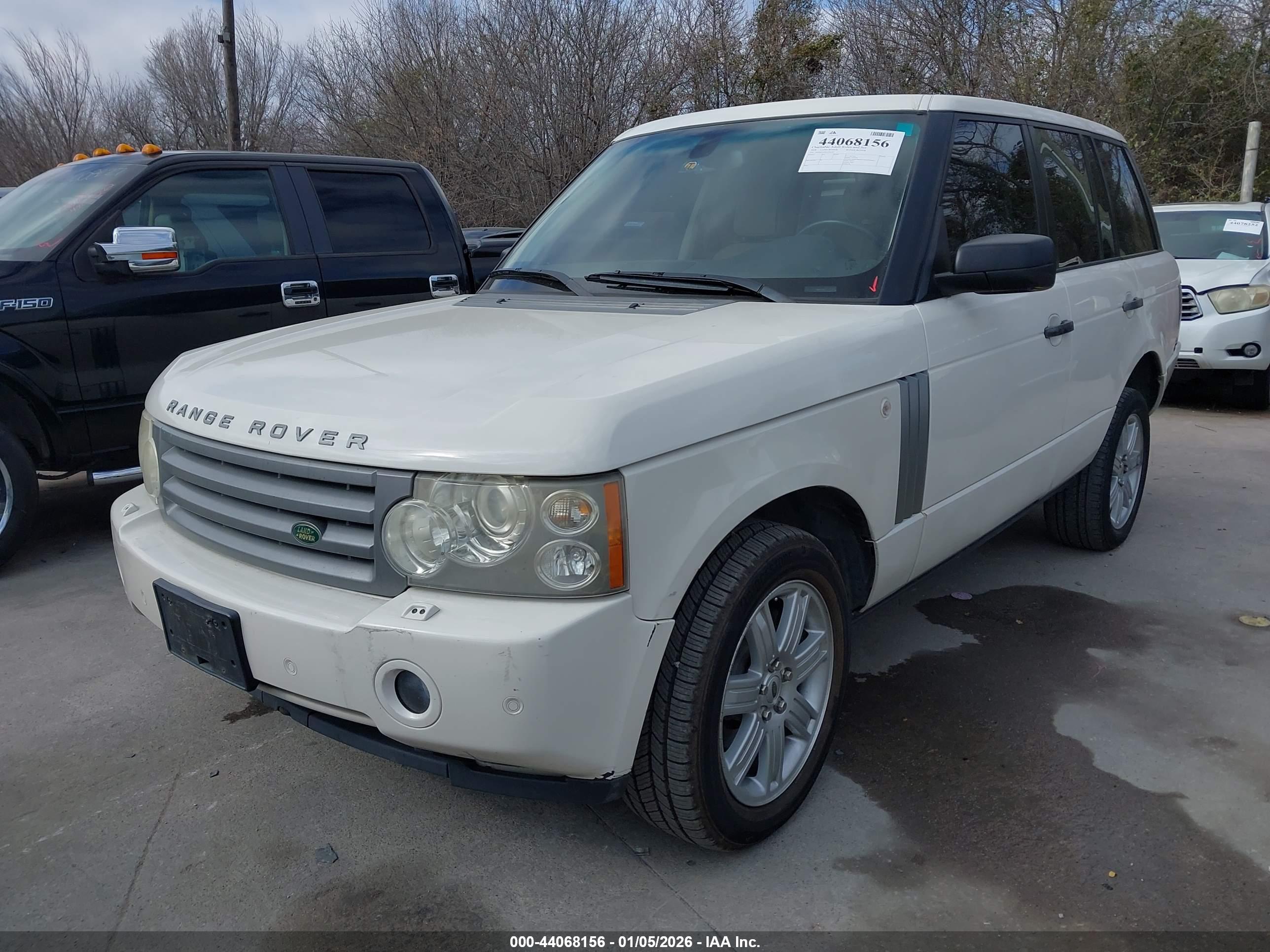 LAND ROVER image 2