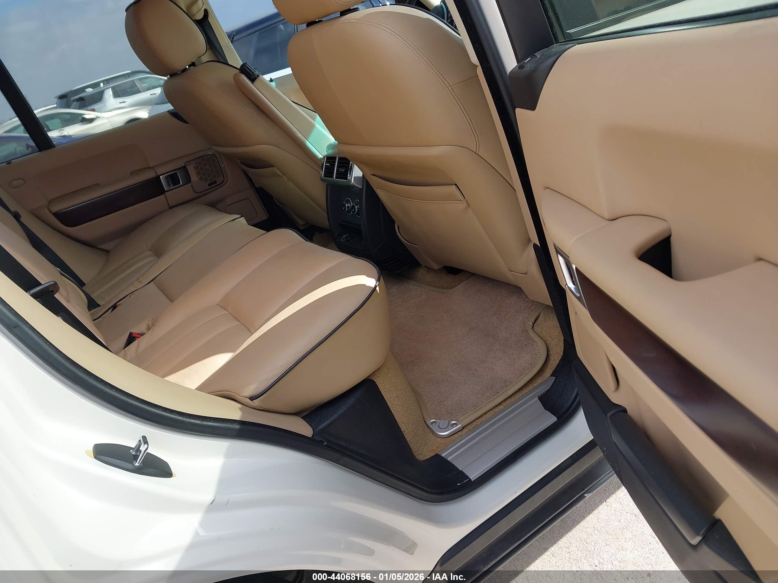 LAND ROVER image 8