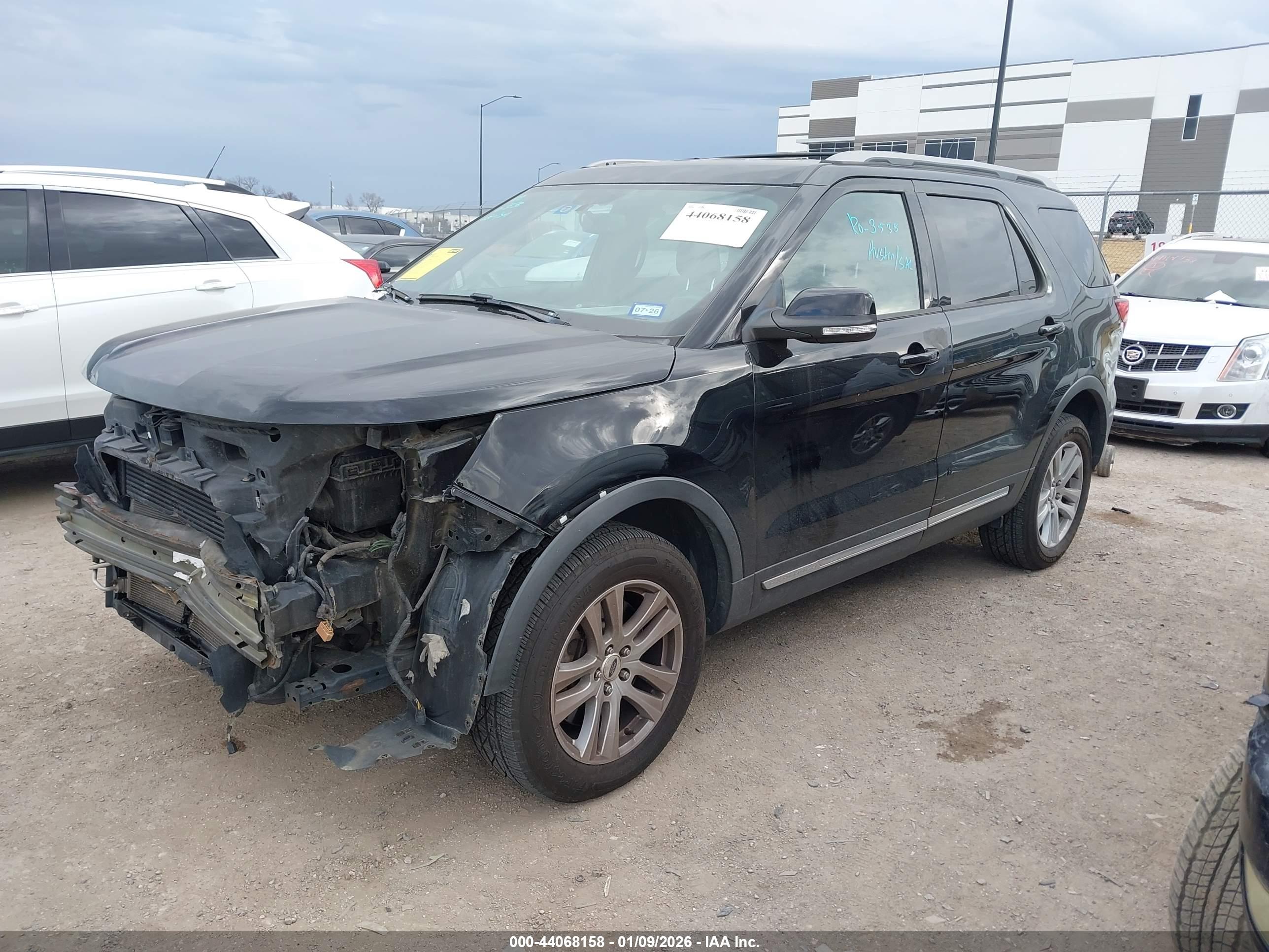 FORD EXPLORER image 2