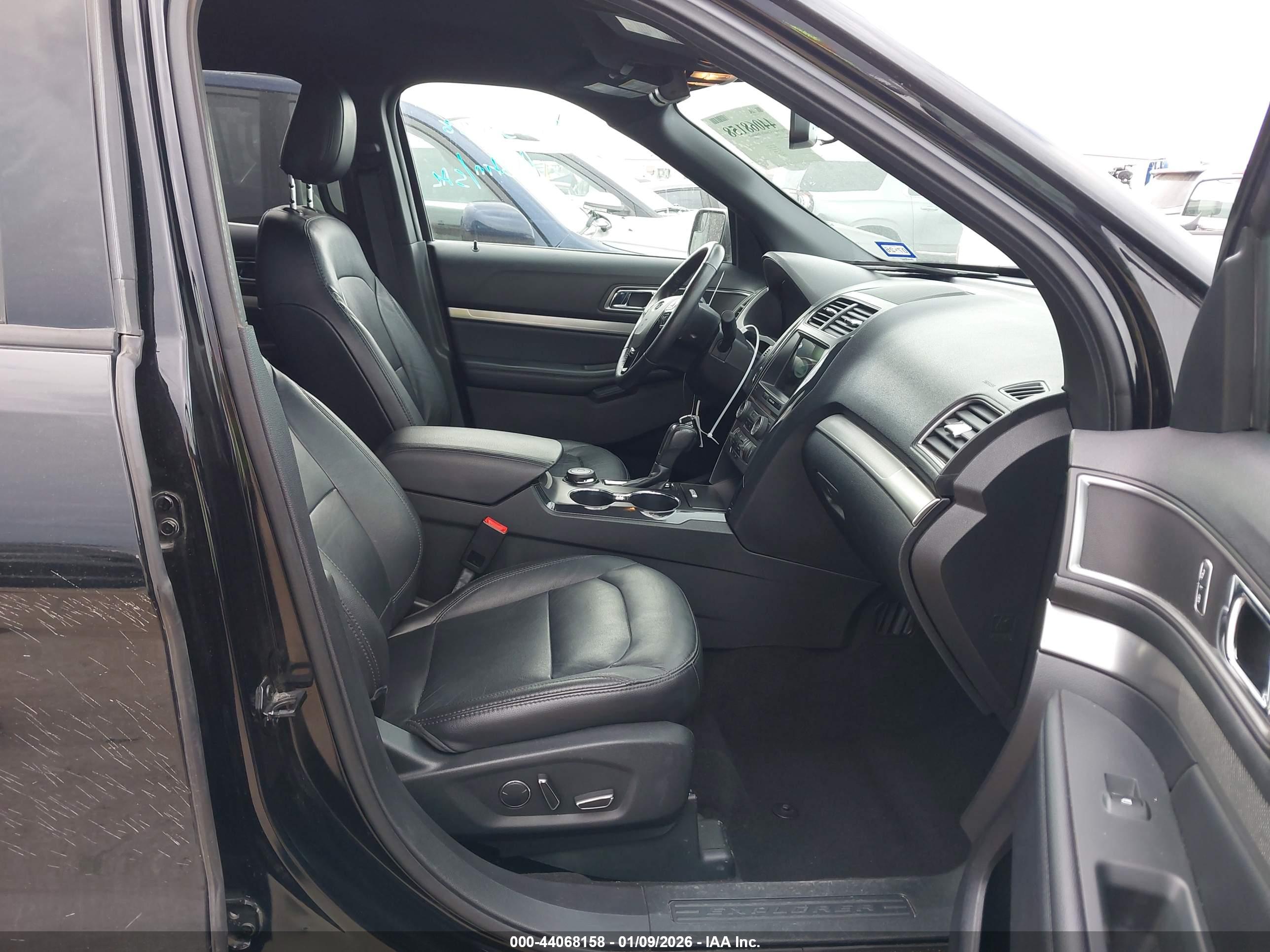 FORD EXPLORER image 5