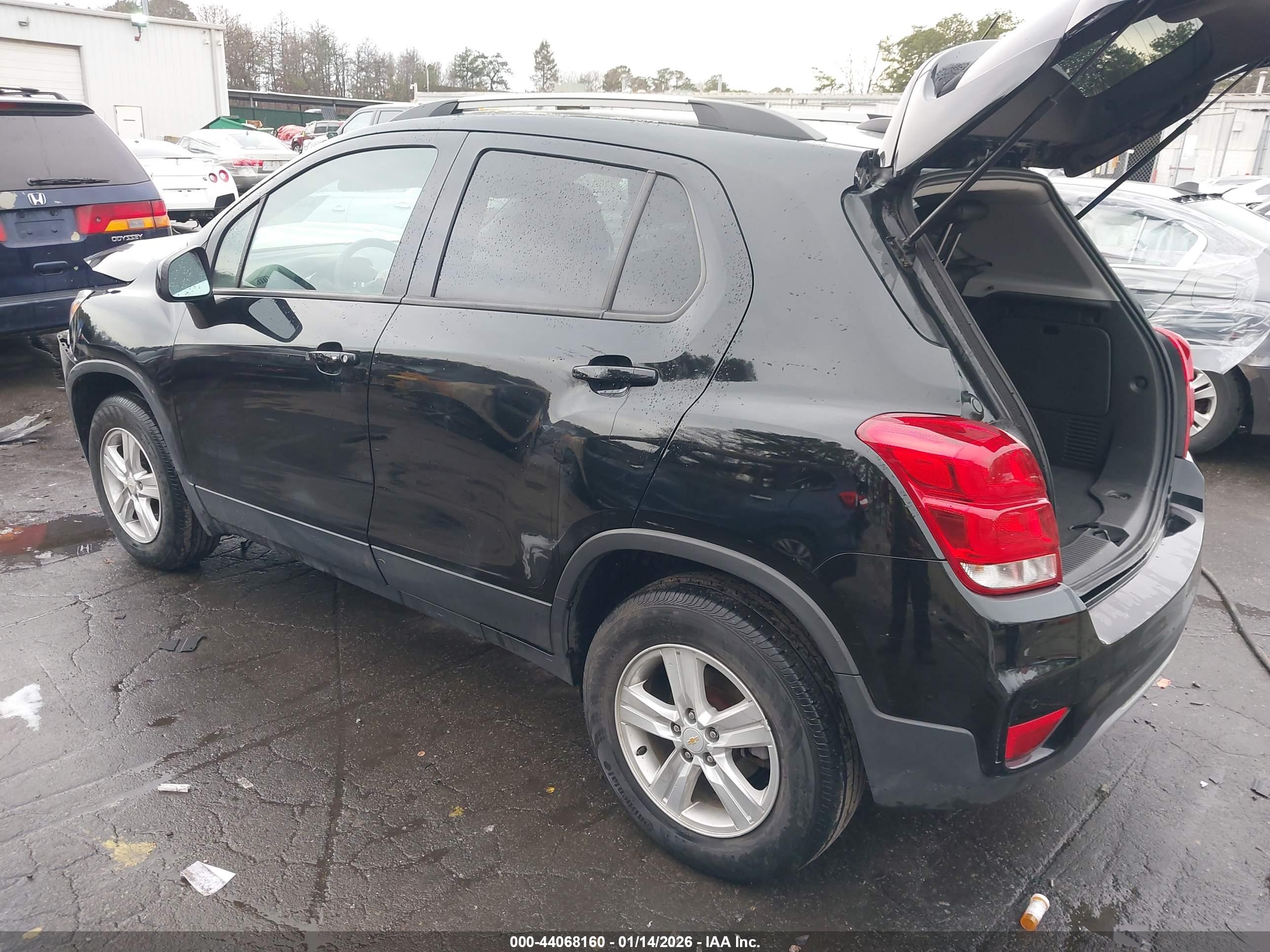 CHEVROLET TRAX image 3