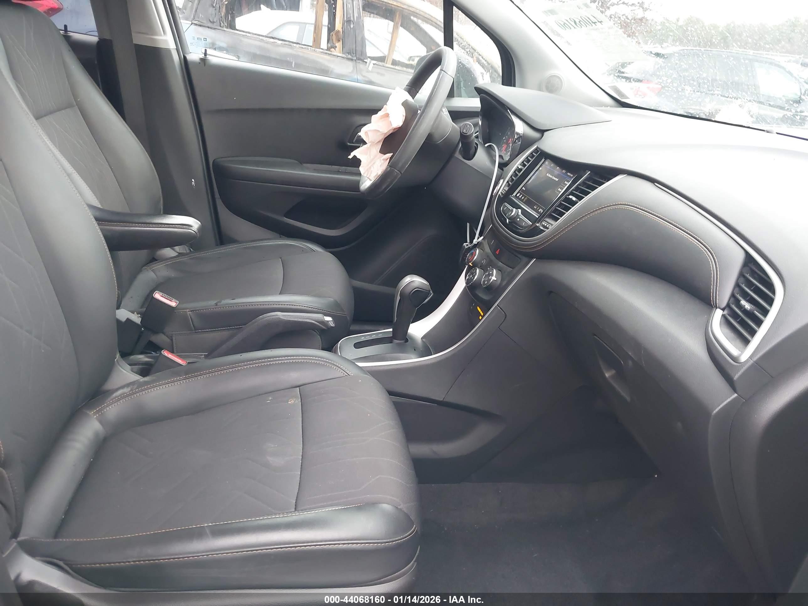 CHEVROLET TRAX image 5