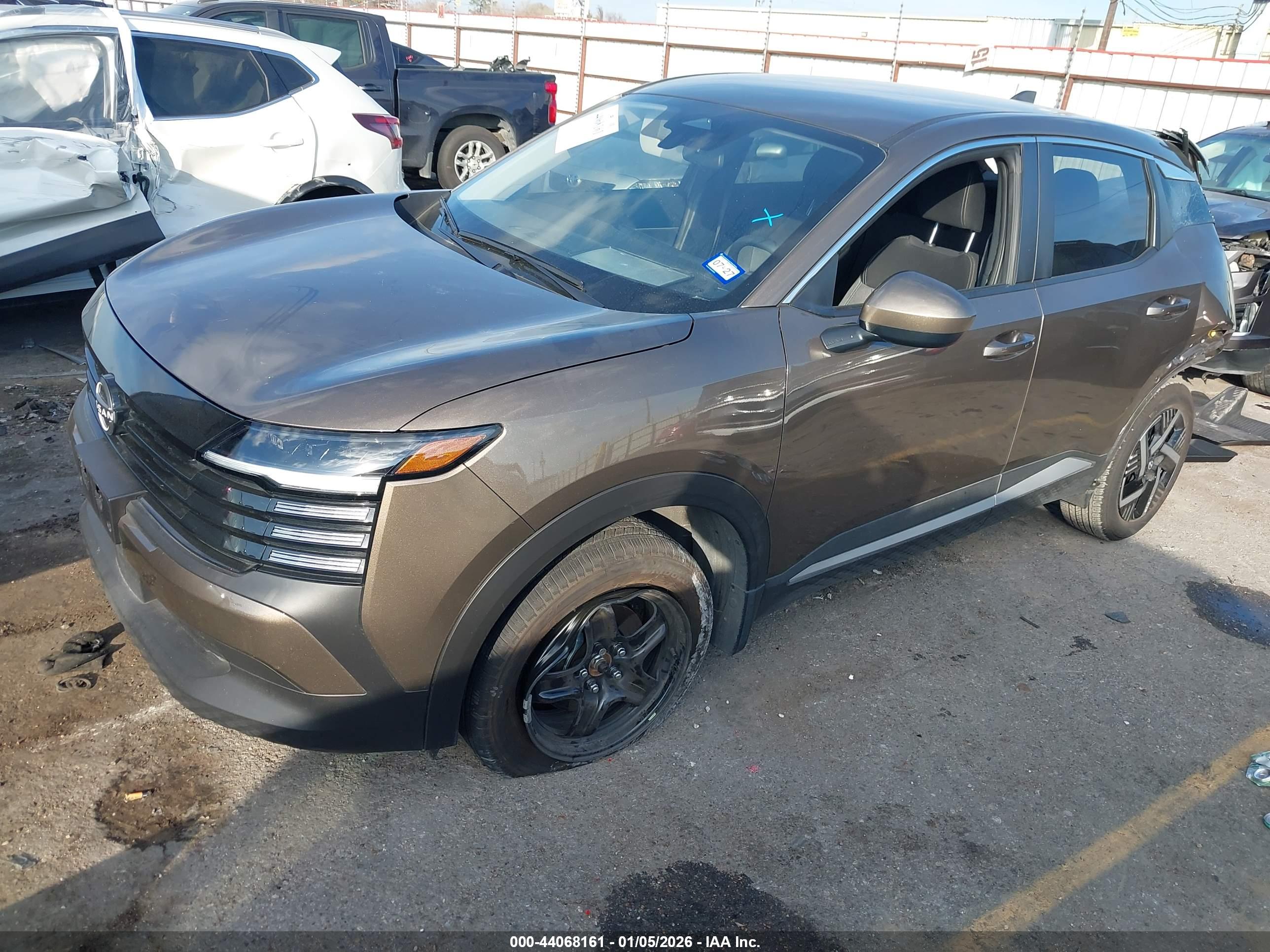 NISSAN KICKS image 2