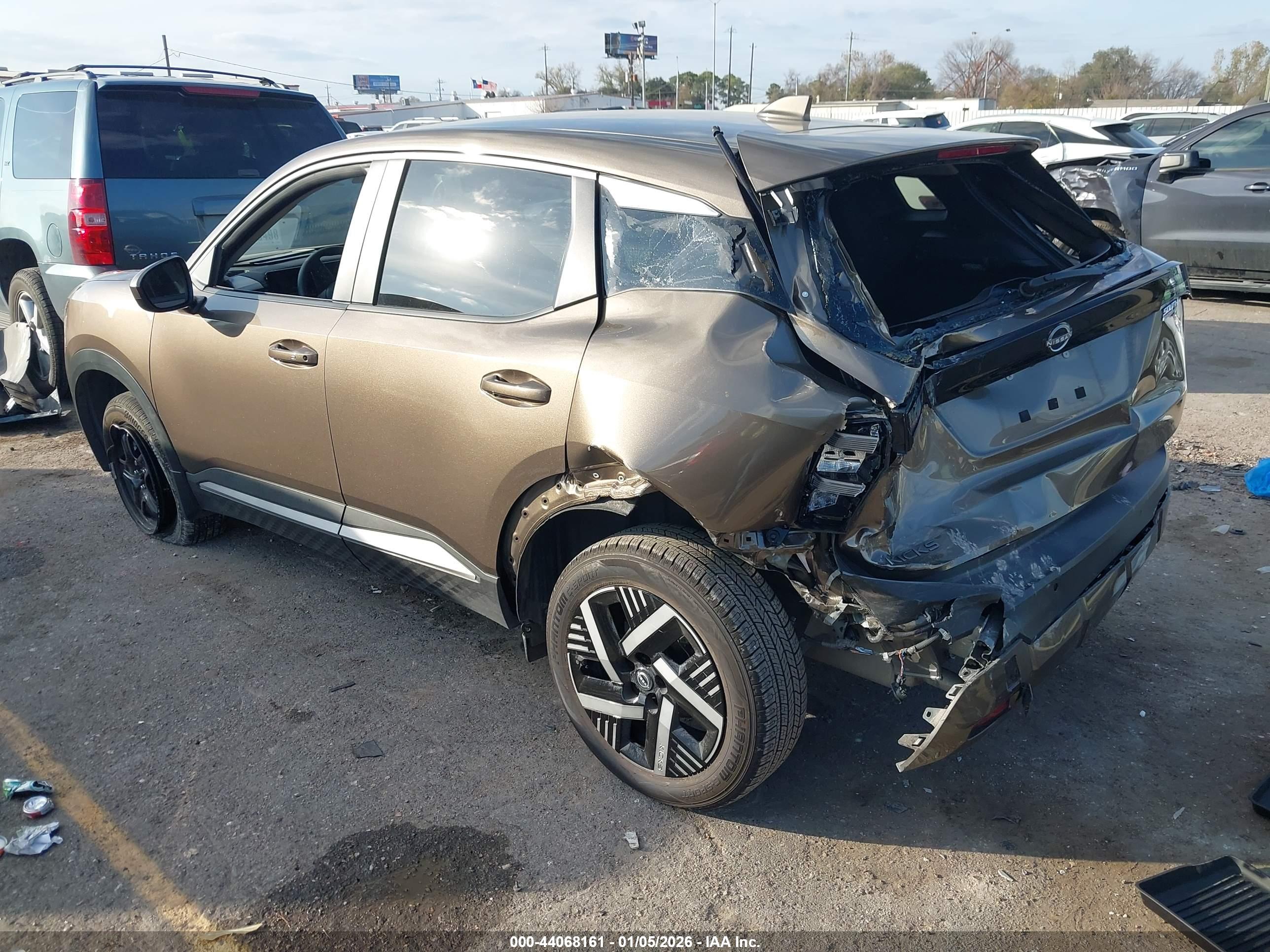 NISSAN KICKS image 3