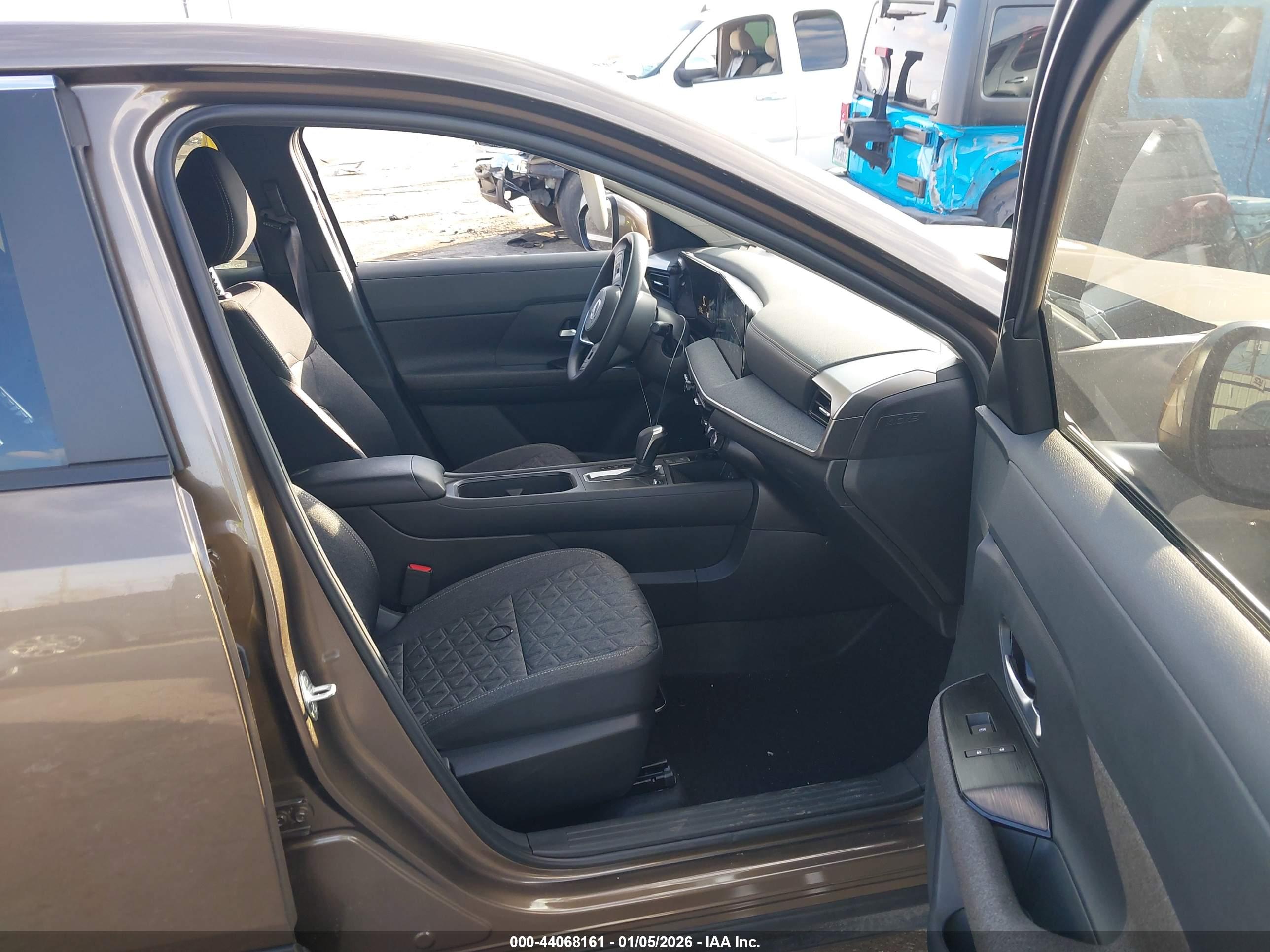 NISSAN KICKS image 5