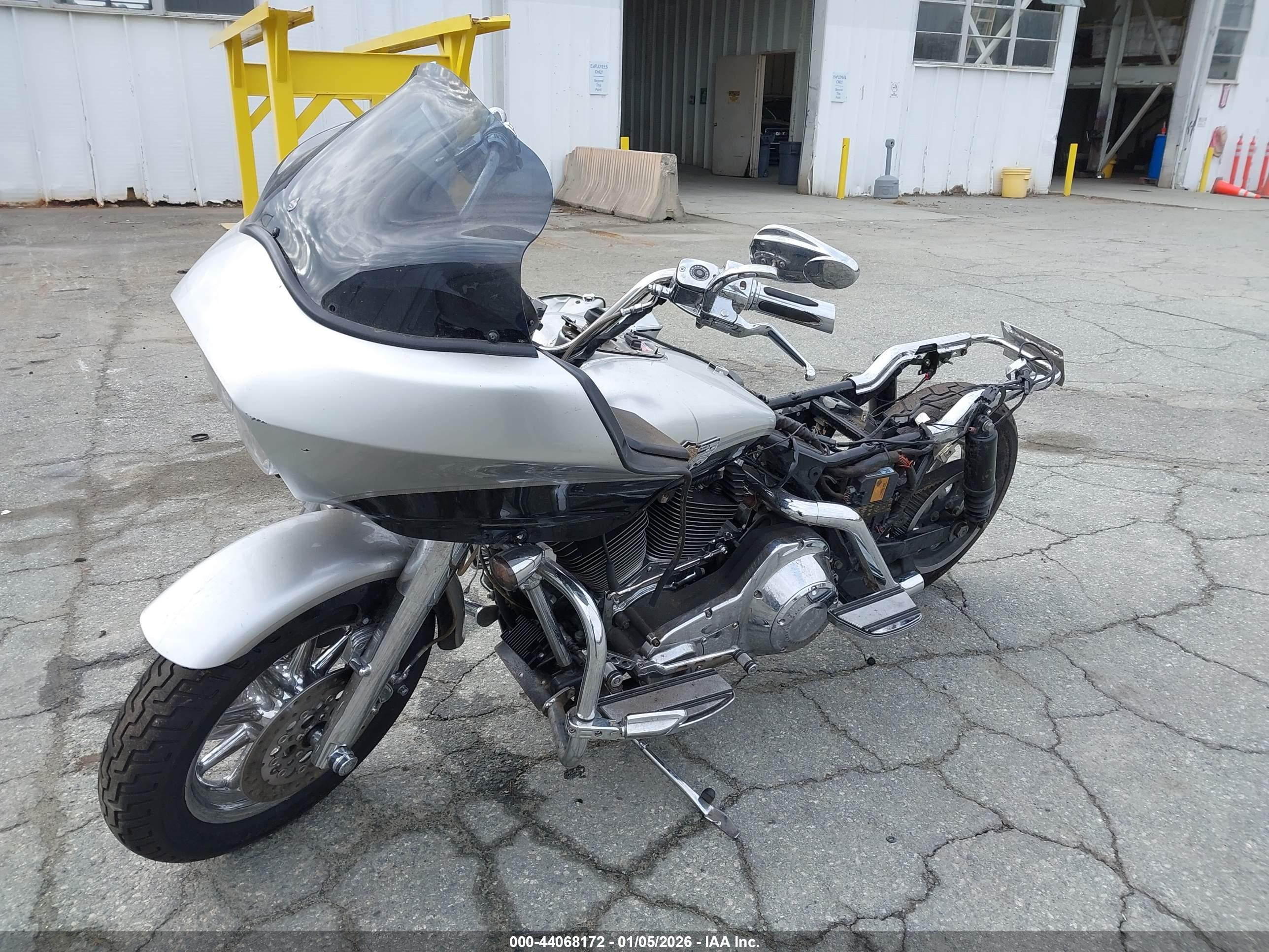 HARLEY-DAVIDSON FLTRI image 2