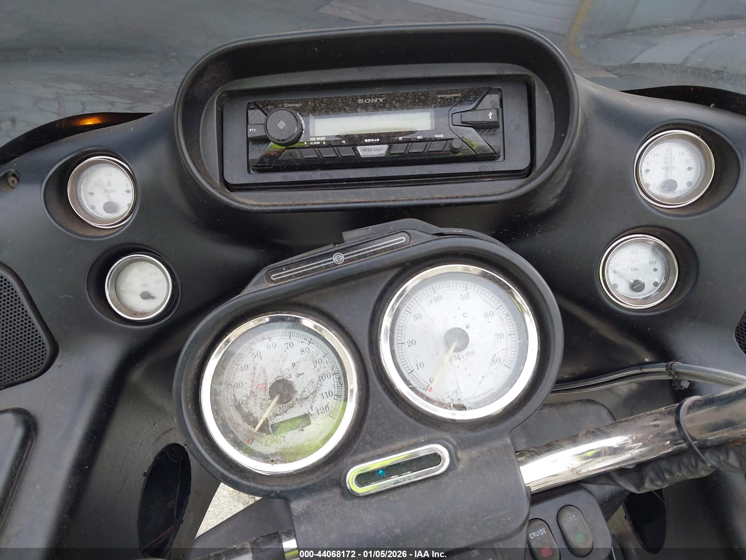 HARLEY-DAVIDSON FLTRI image 7
