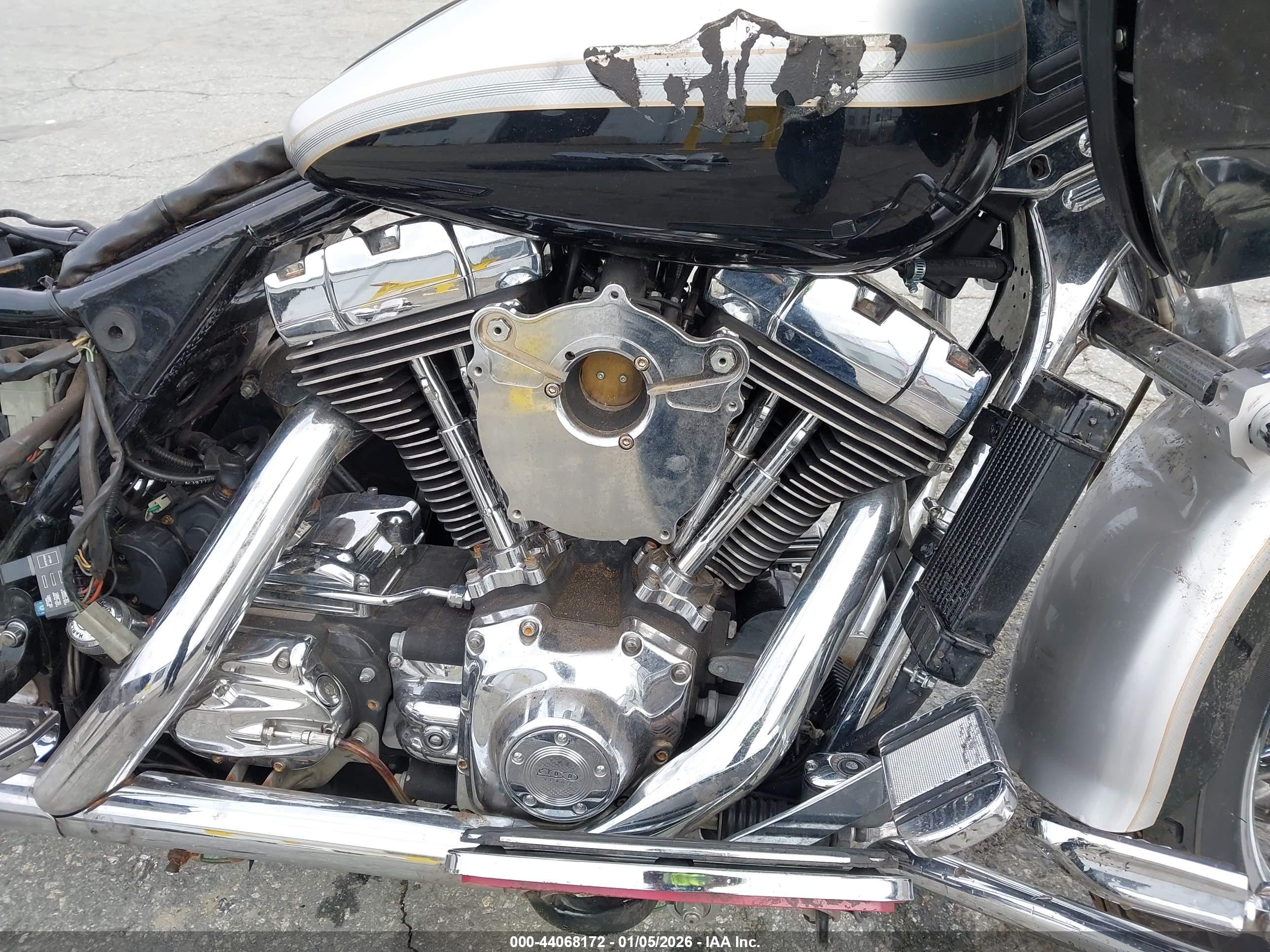 HARLEY-DAVIDSON FLTRI image 8