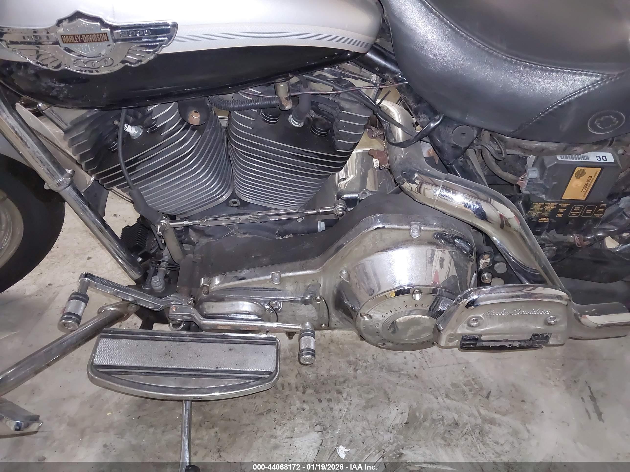 HARLEY-DAVIDSON FLTRI image 9