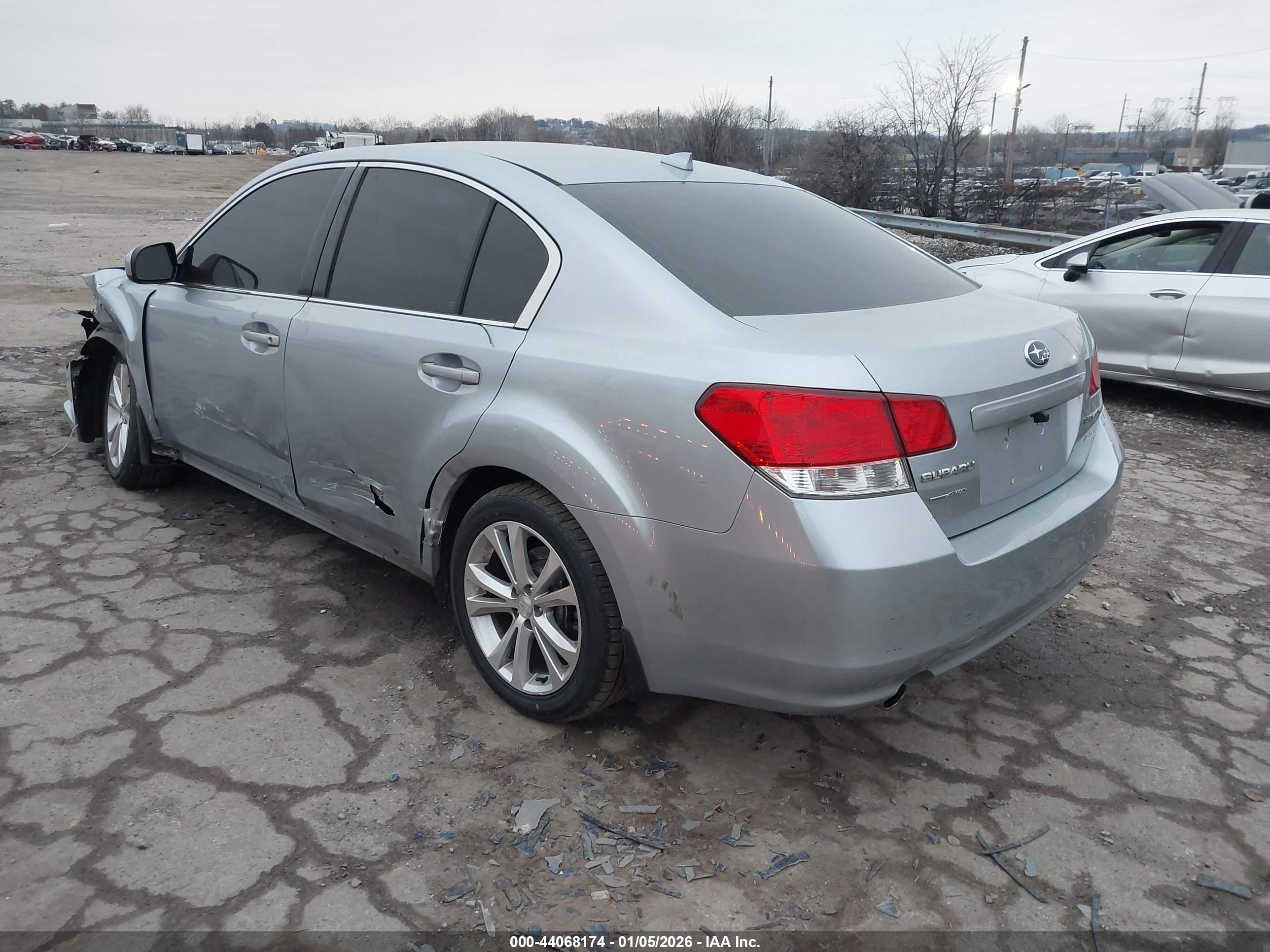 SUBARU LEGACY image 3