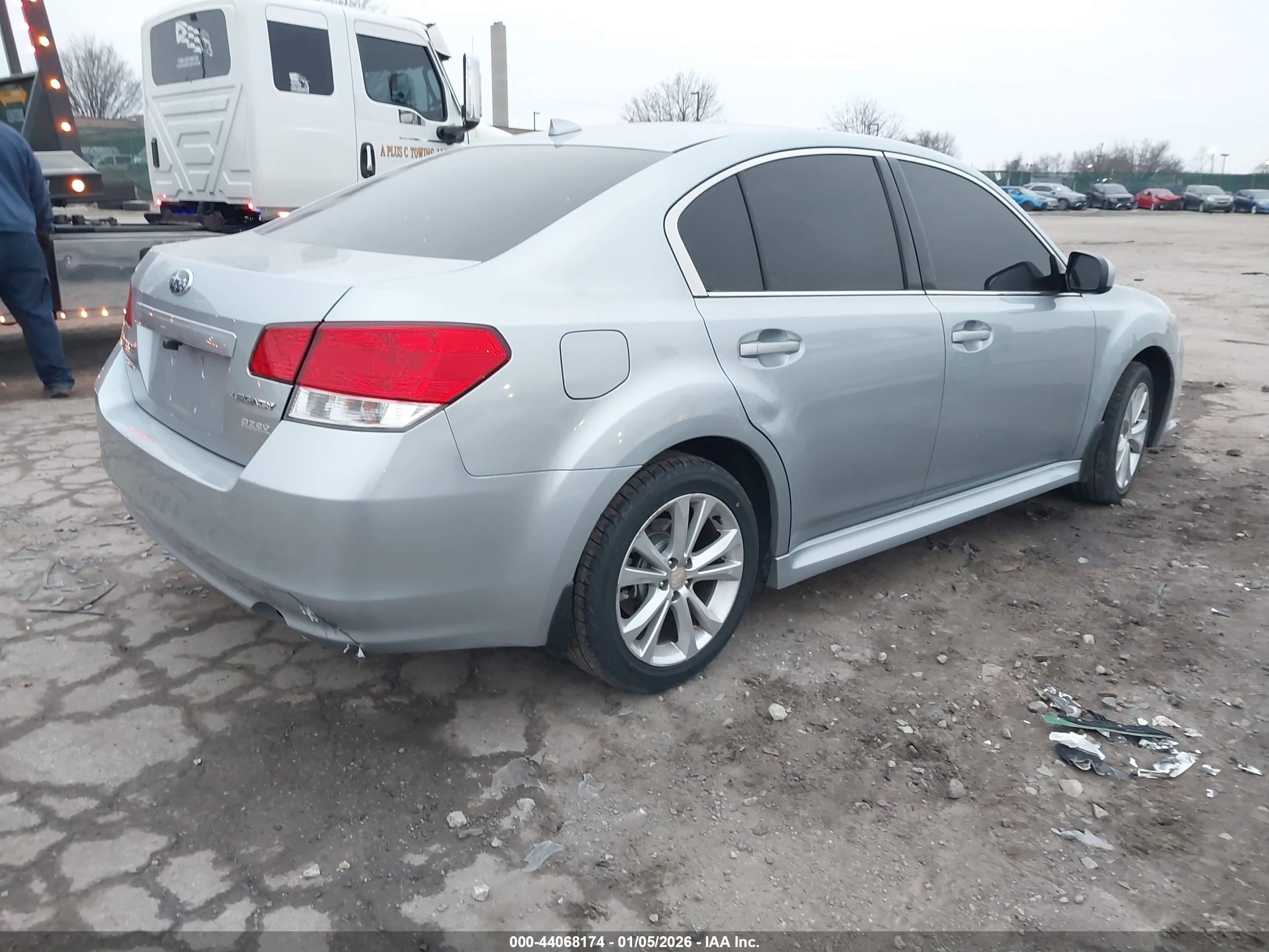 SUBARU LEGACY image 4