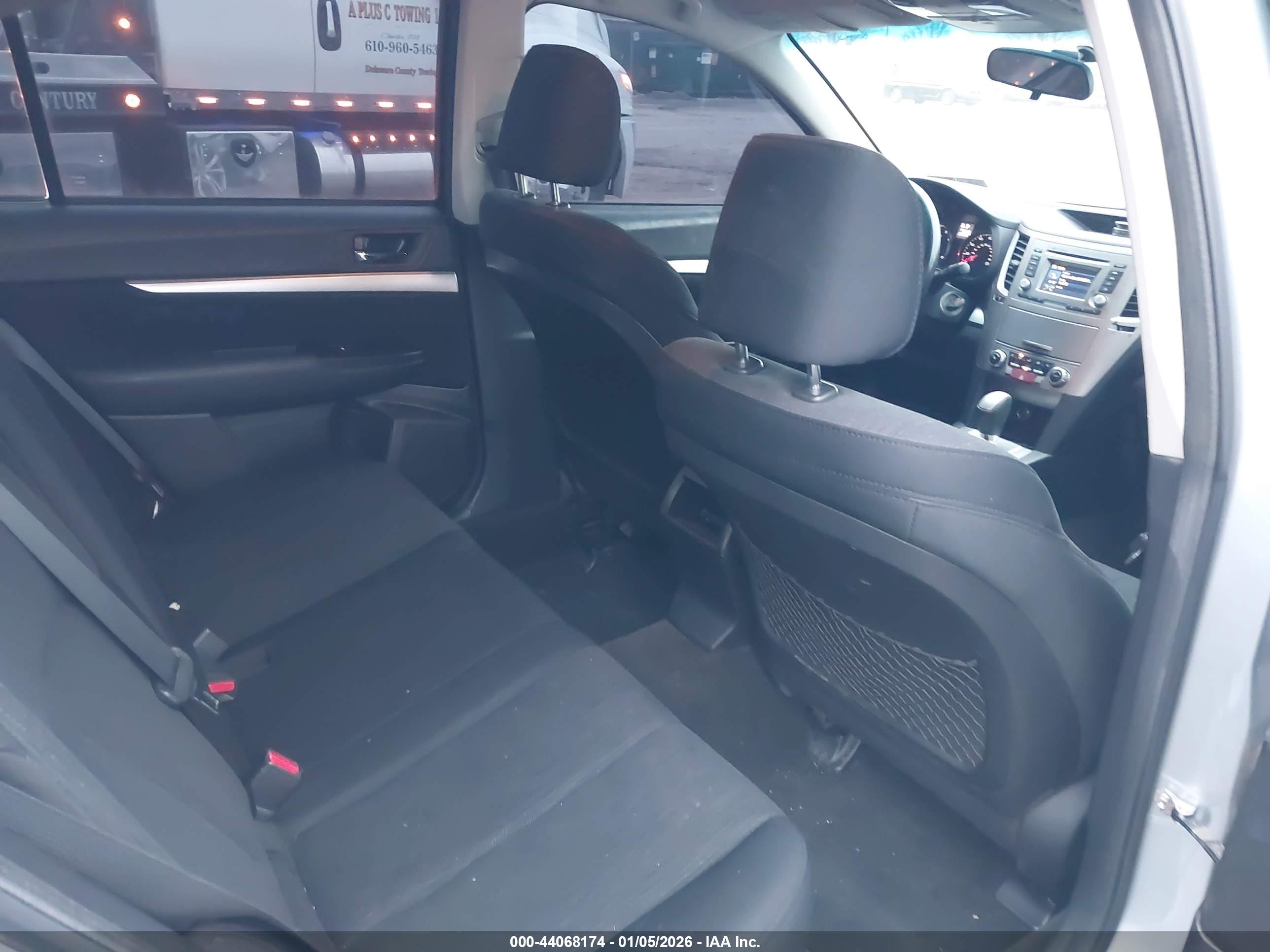 SUBARU LEGACY image 8