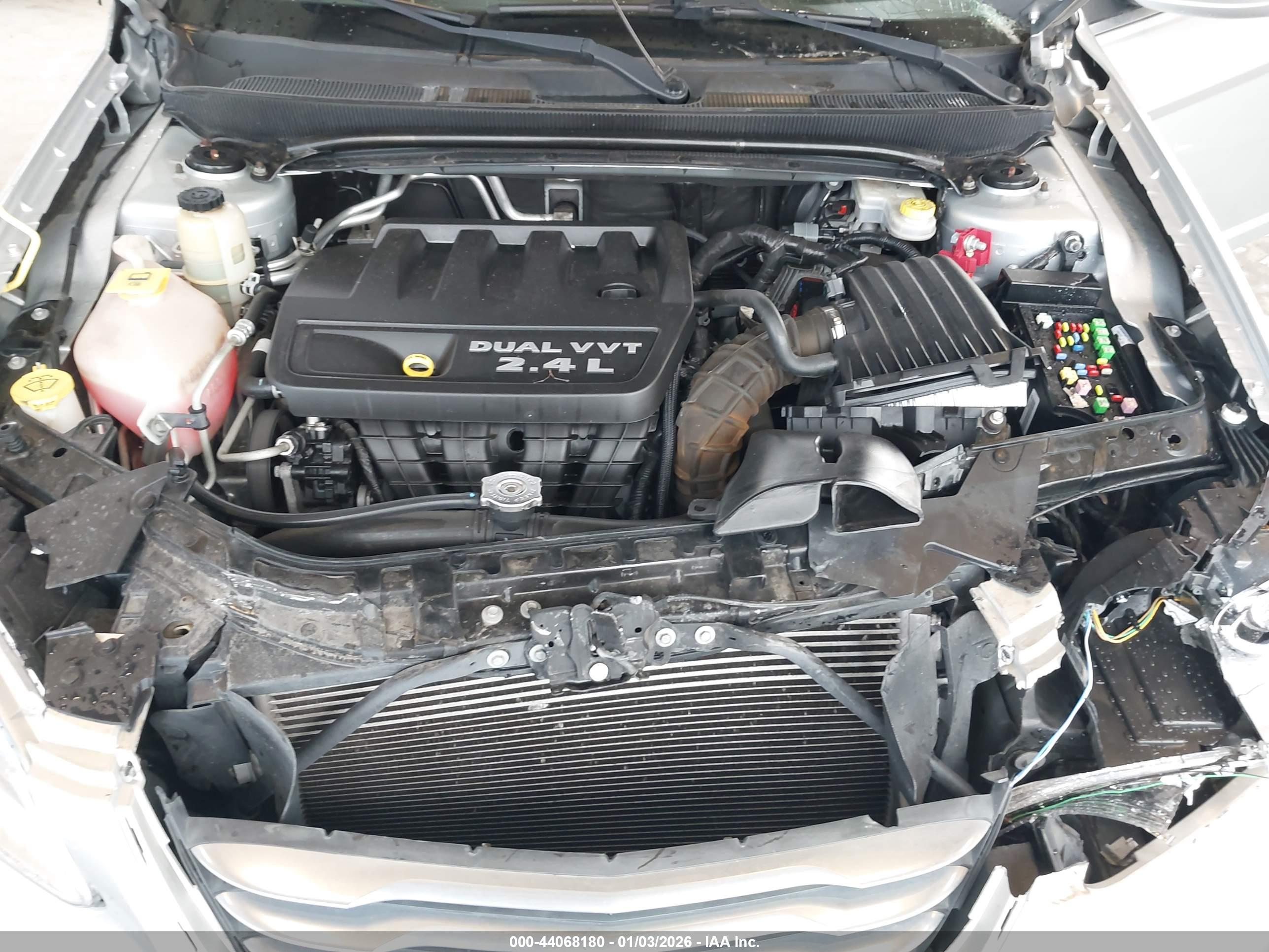 CHRYSLER 200 image 10