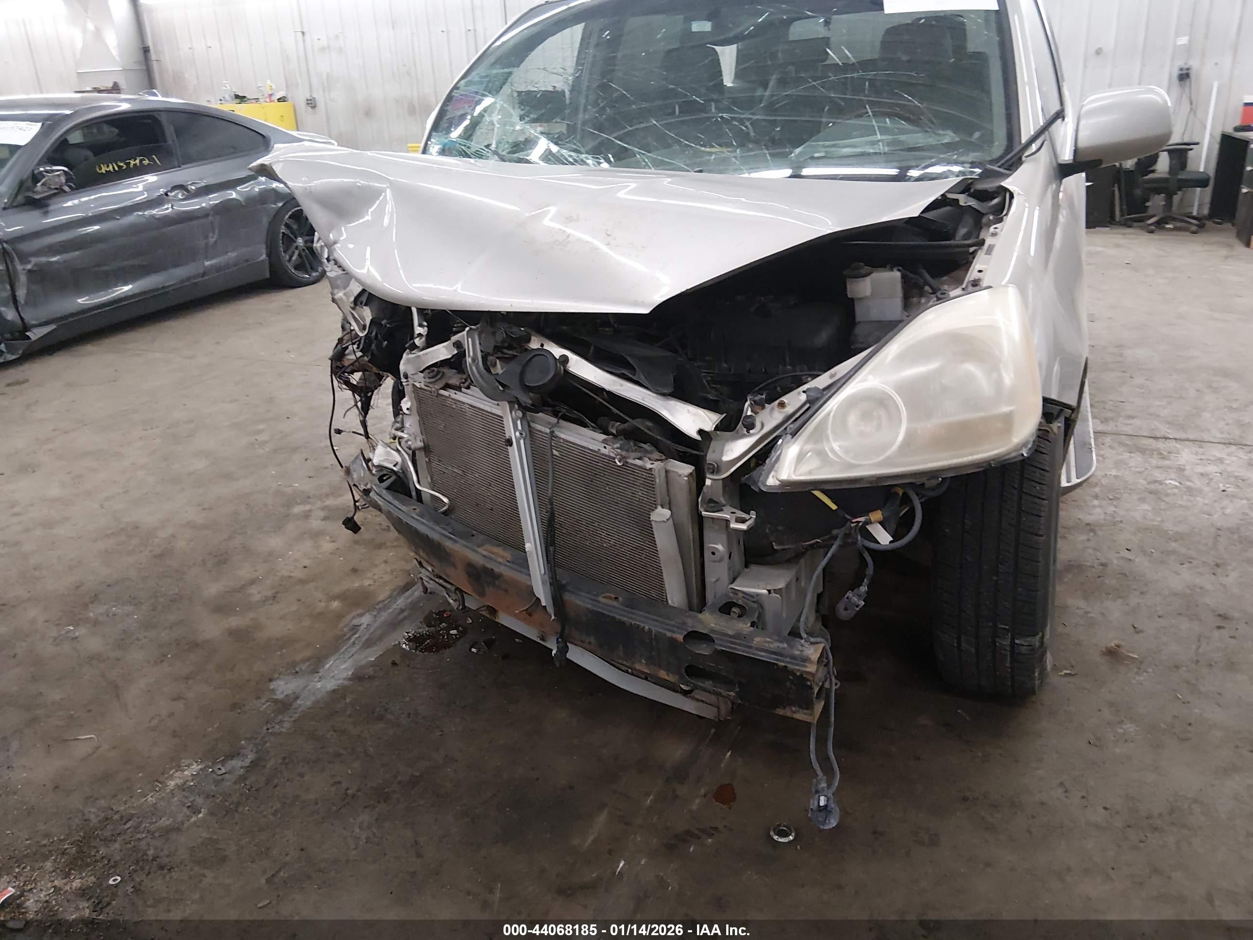 TOYOTA SIENNA image 6