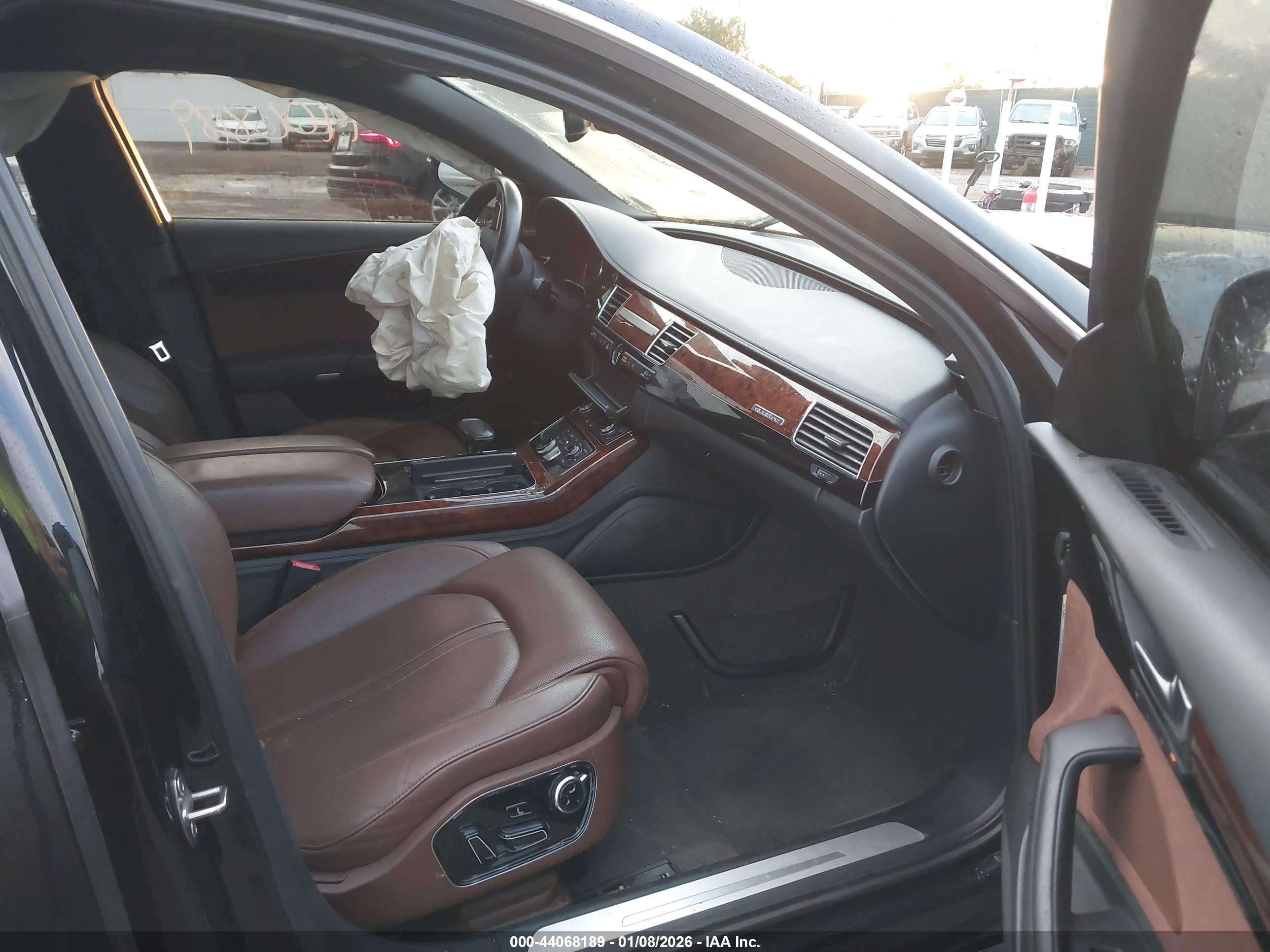 AUDI A8 image 5