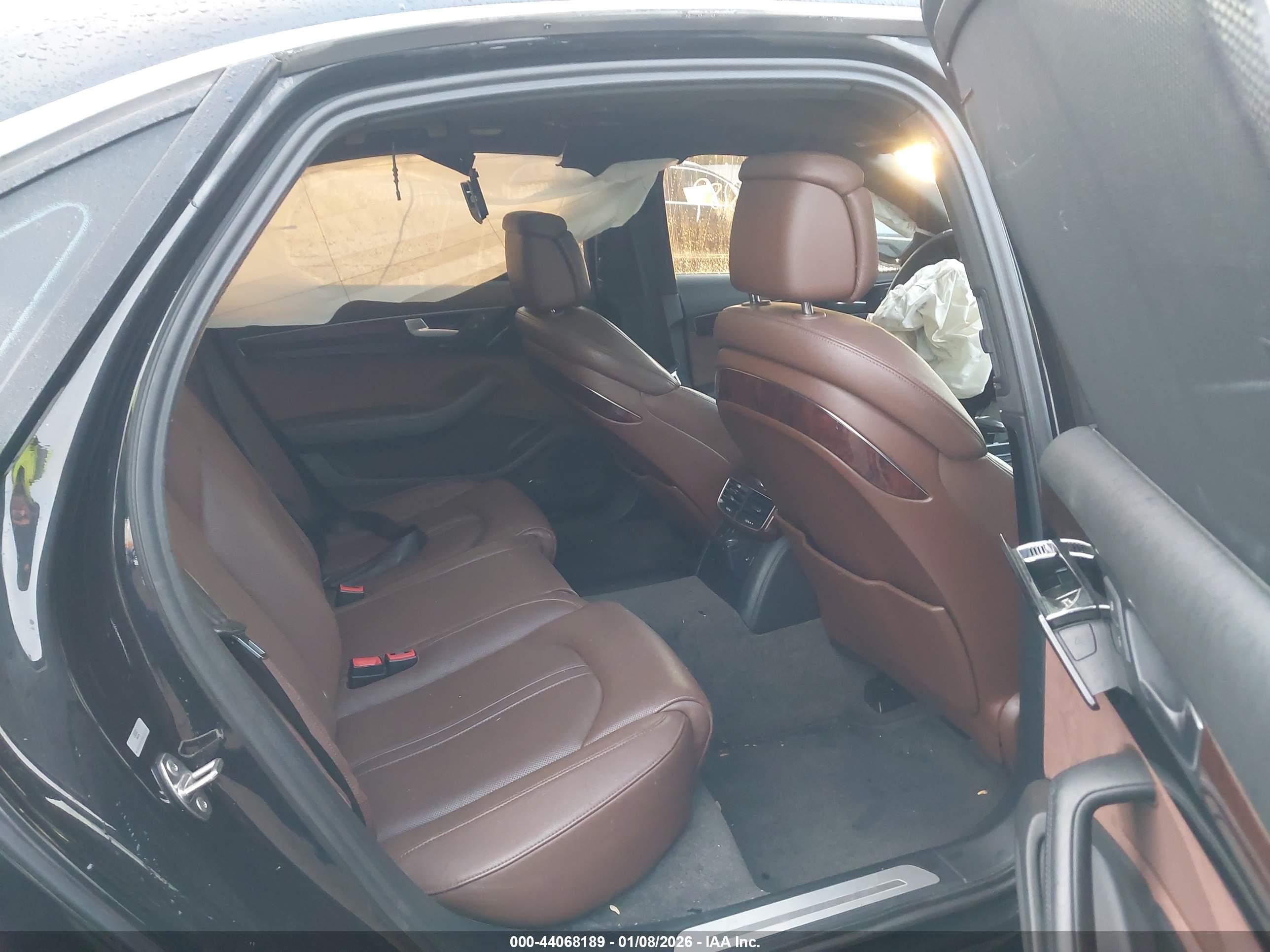 AUDI A8 image 8