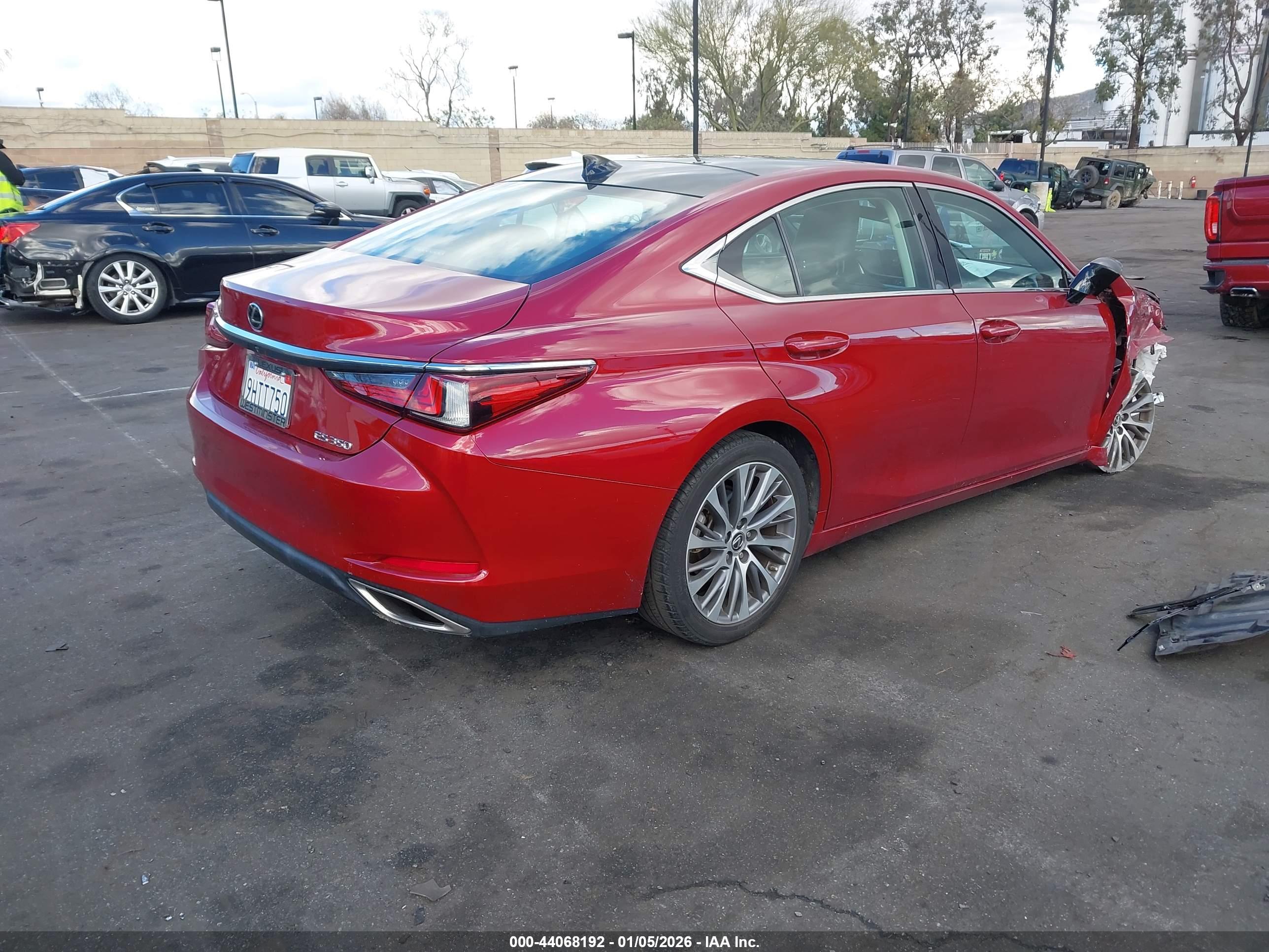 LEXUS ES image 4