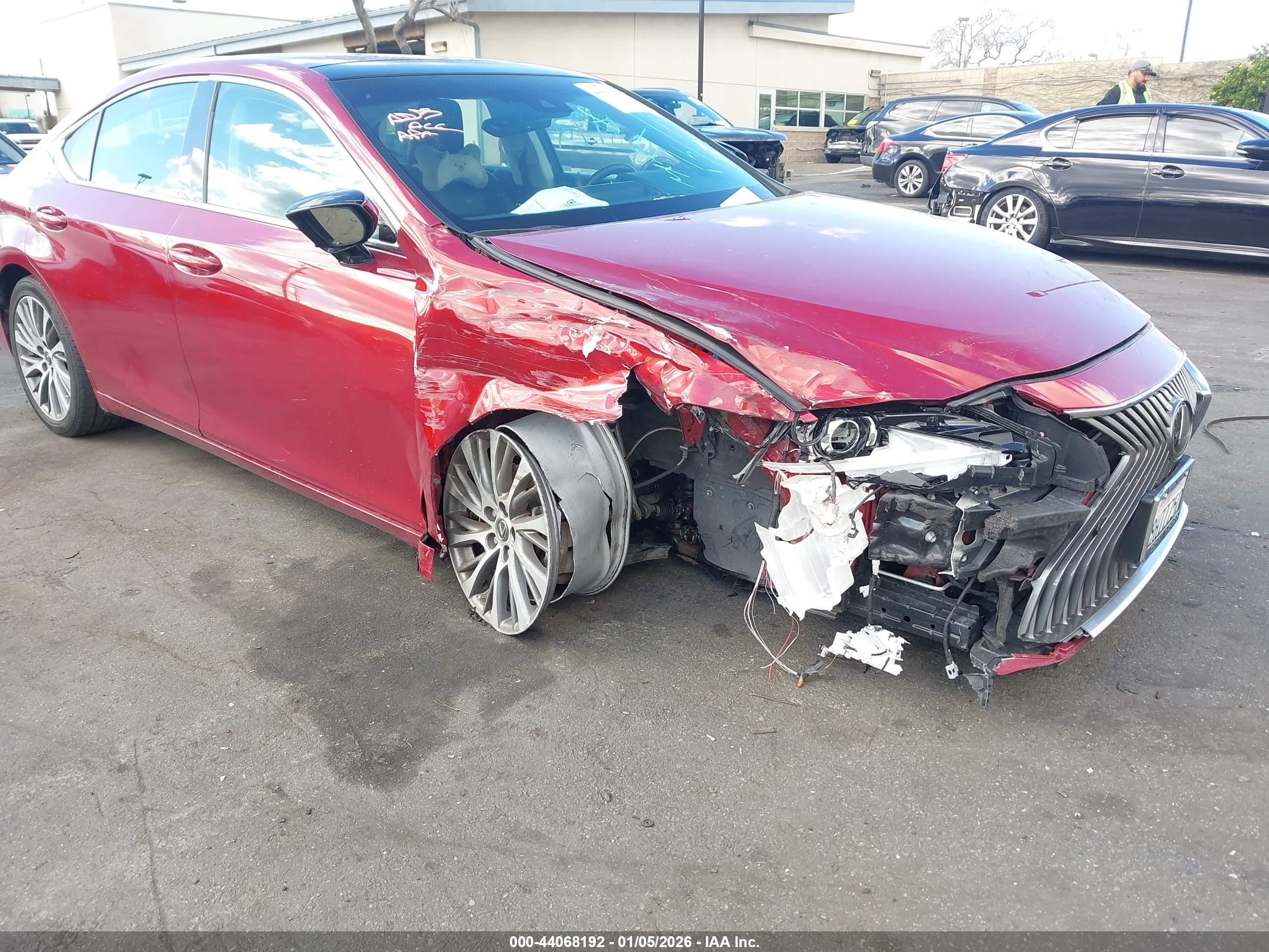 LEXUS ES image 6