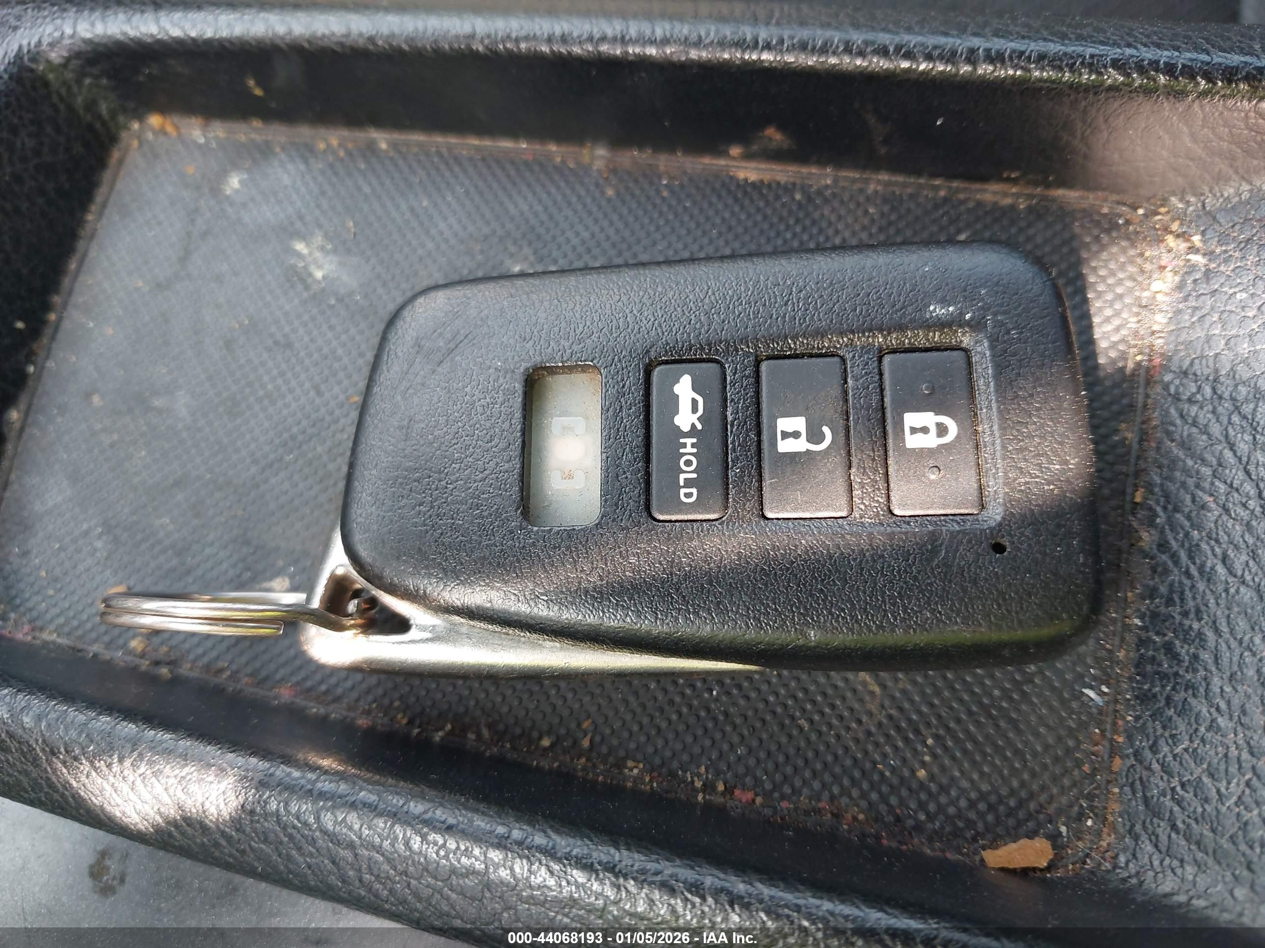 LEXUS IS image 11