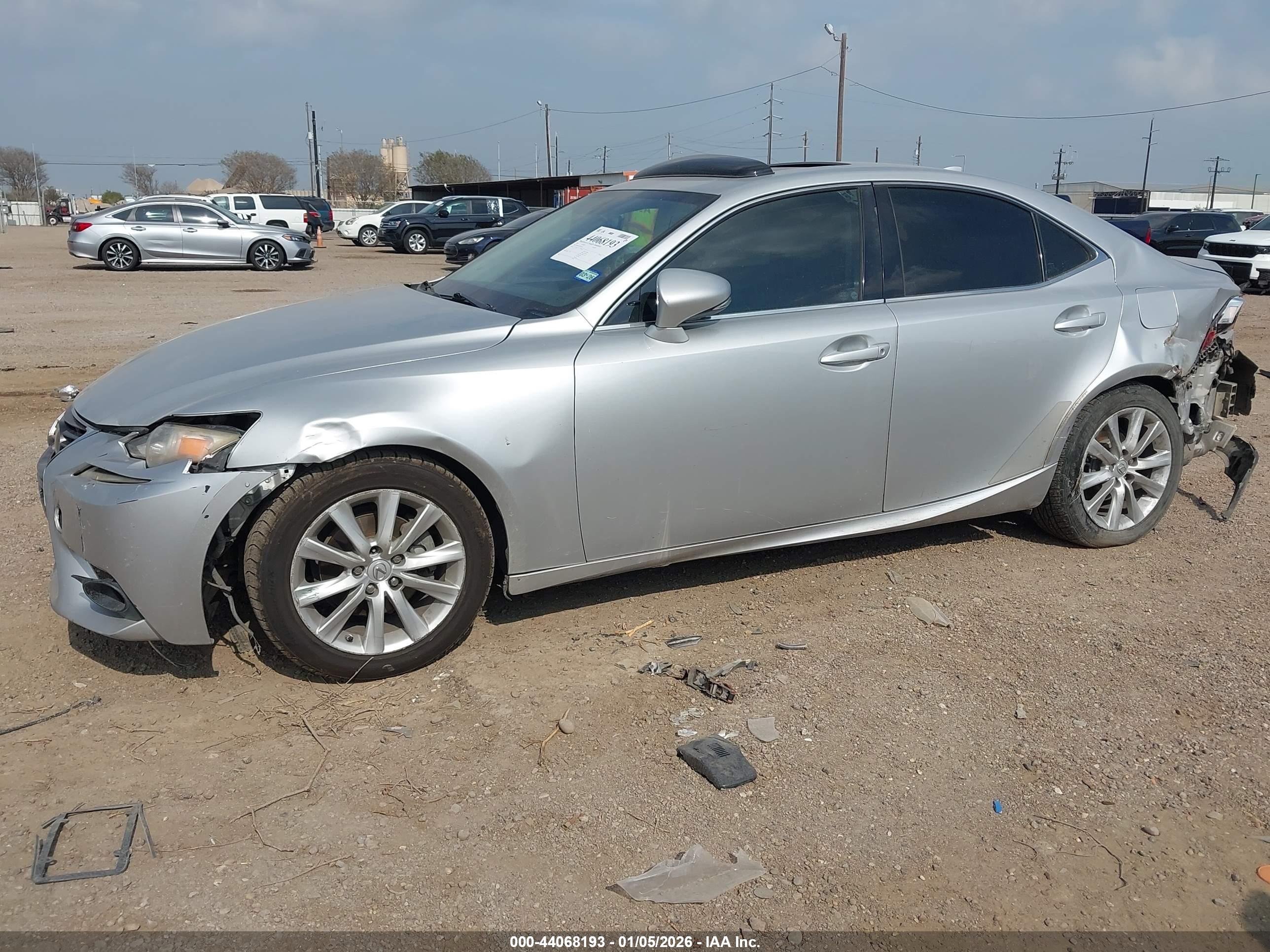 LEXUS IS image 2