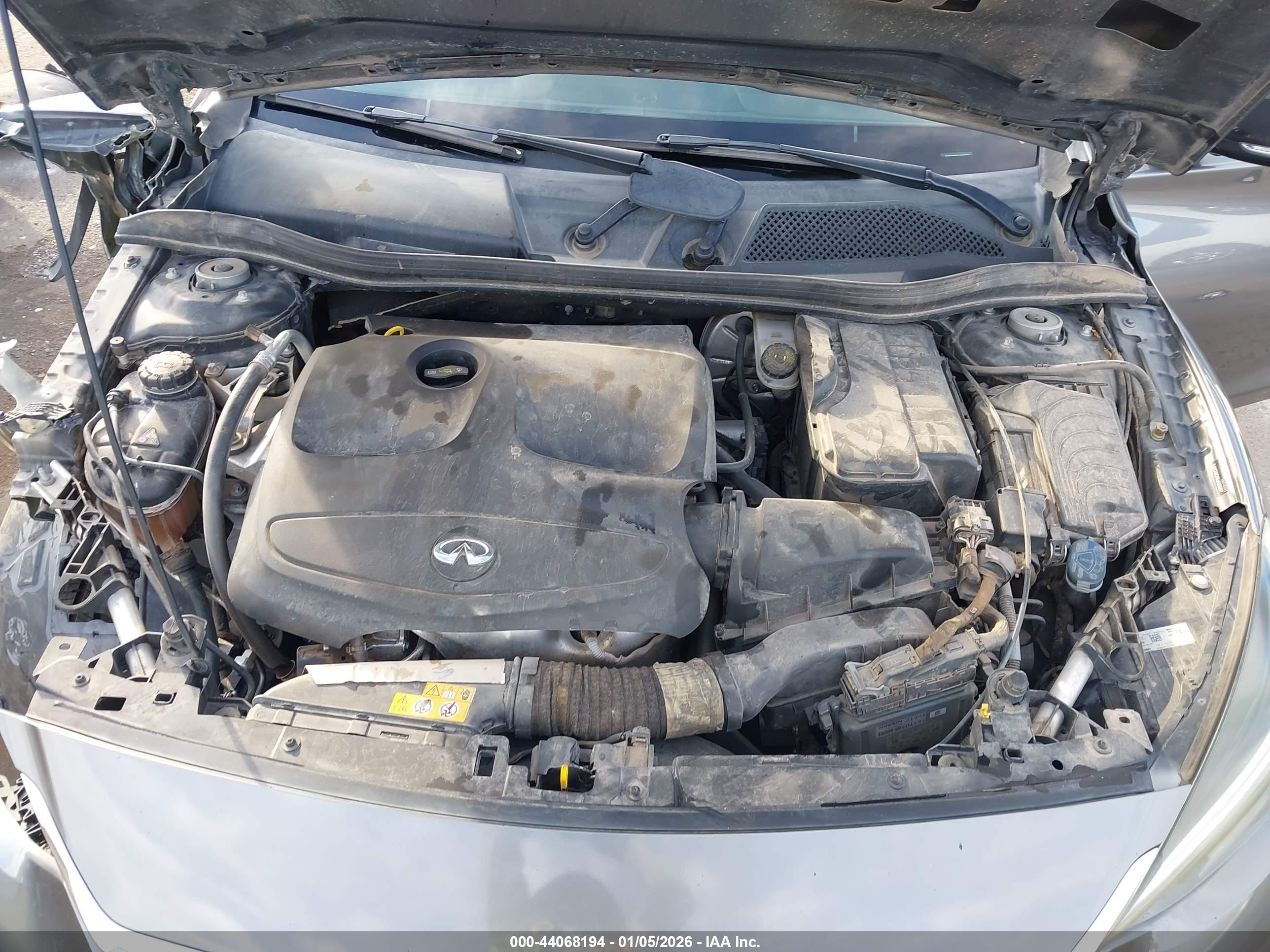 INFINITI QX30 image 10