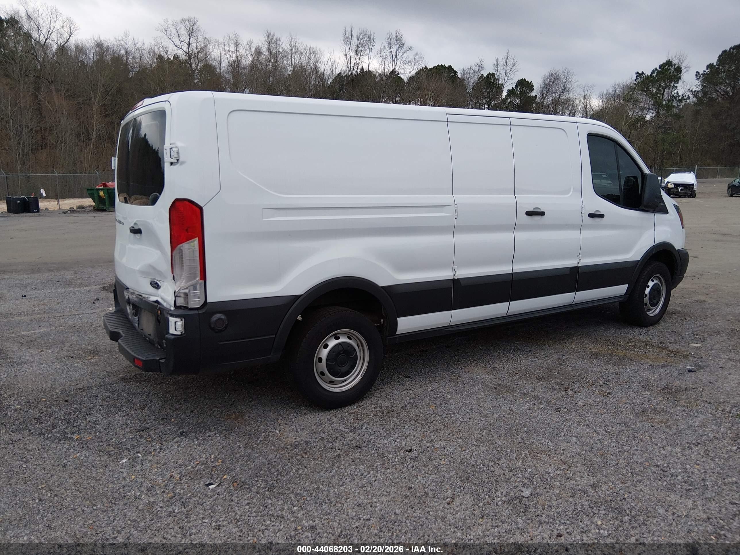 FORD TRANSIT-250 image 4
