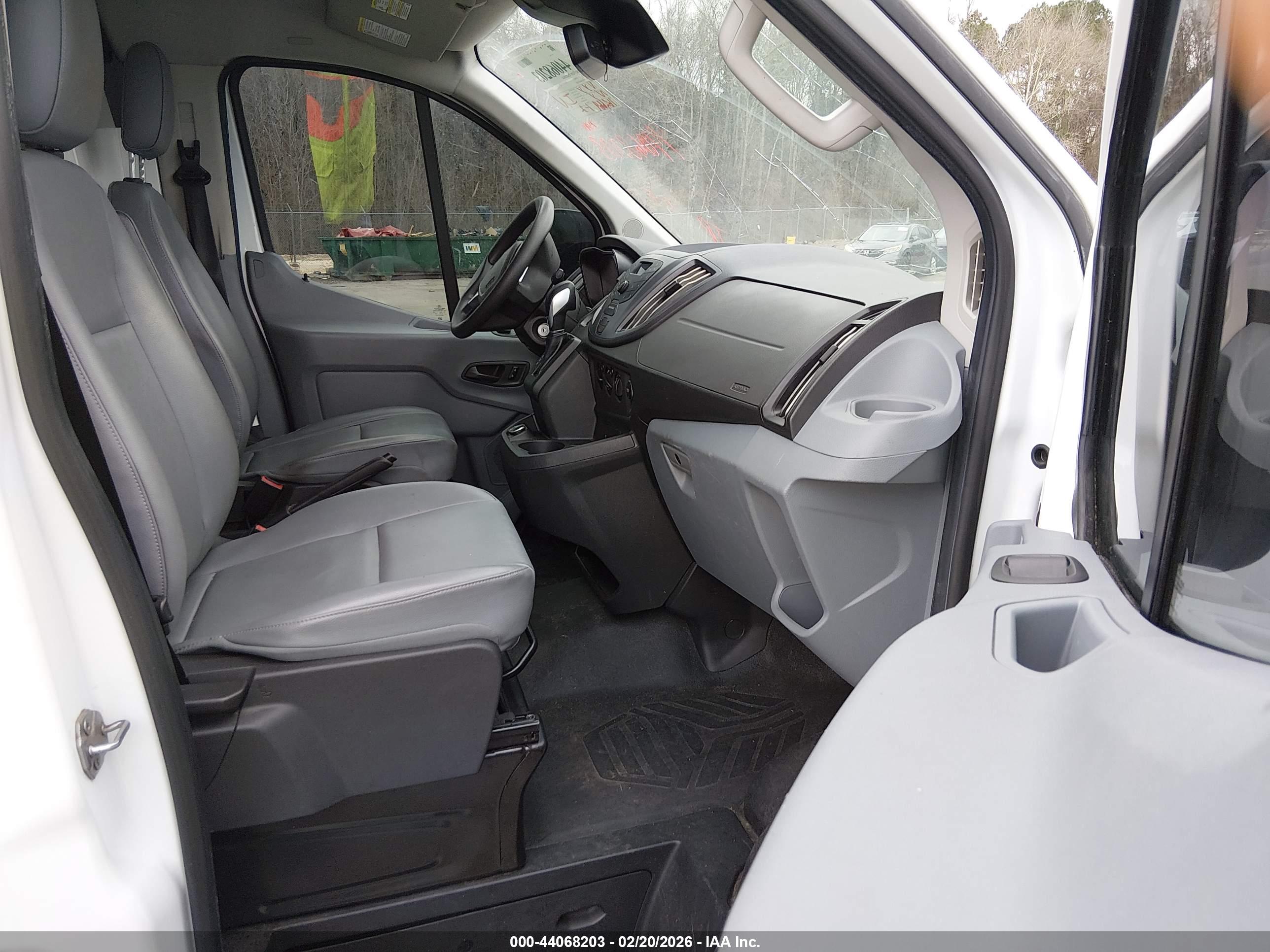 FORD TRANSIT-250 image 5