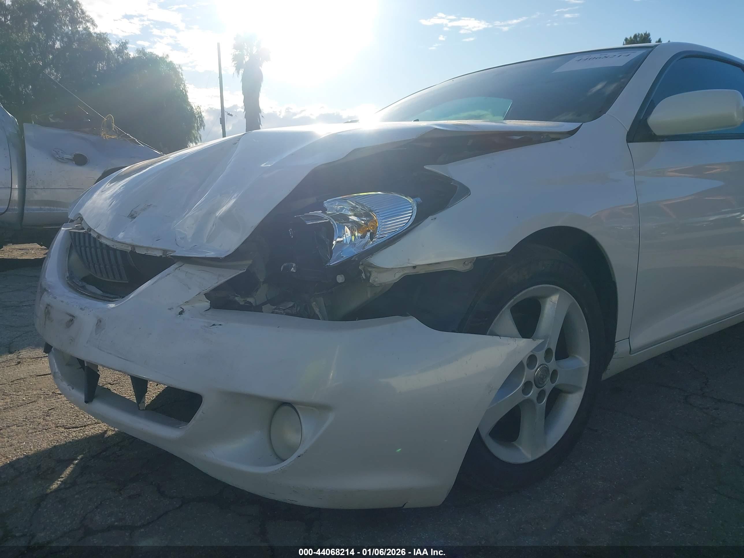 TOYOTA CAMRY image 6