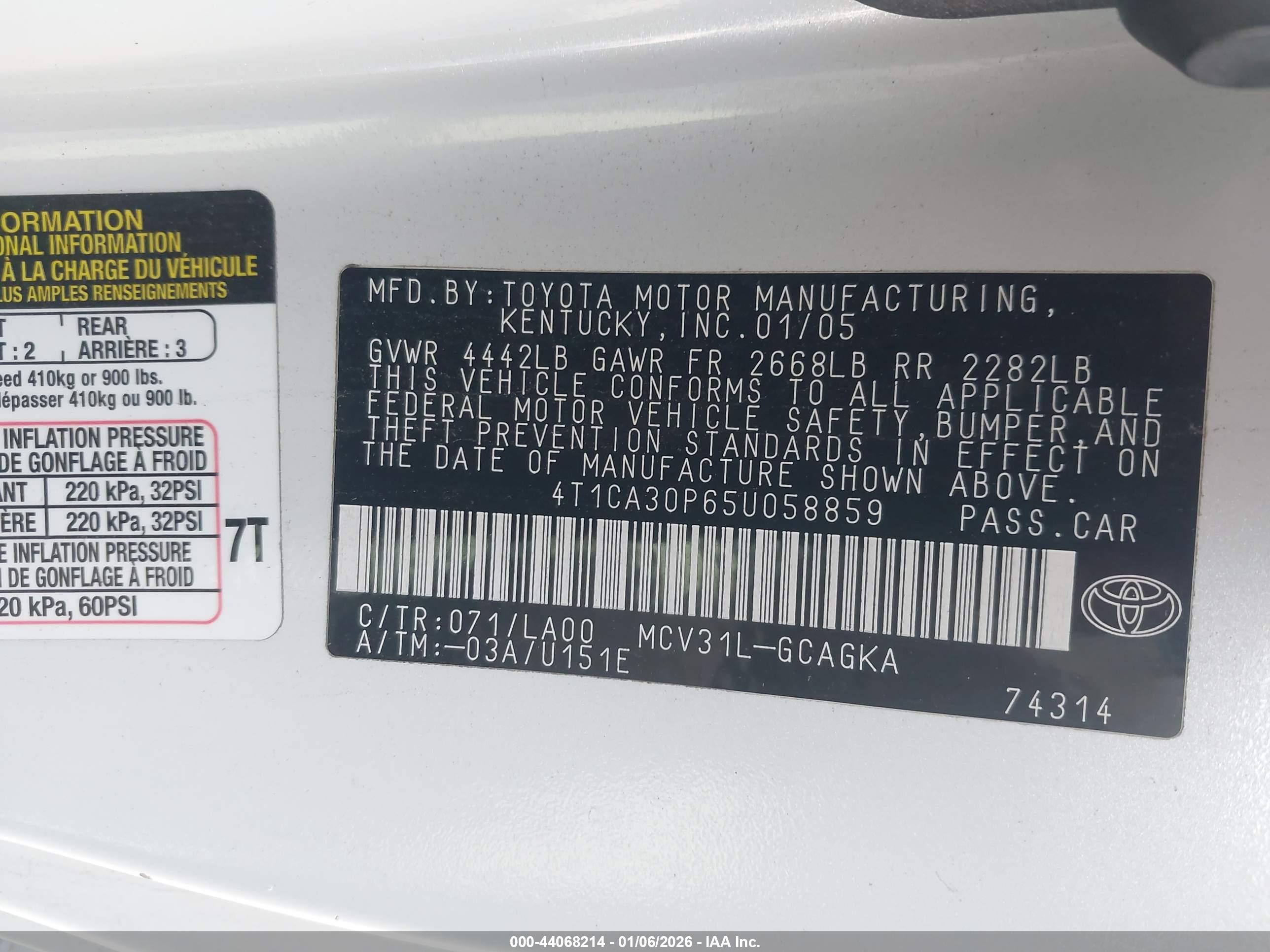 TOYOTA CAMRY image 9