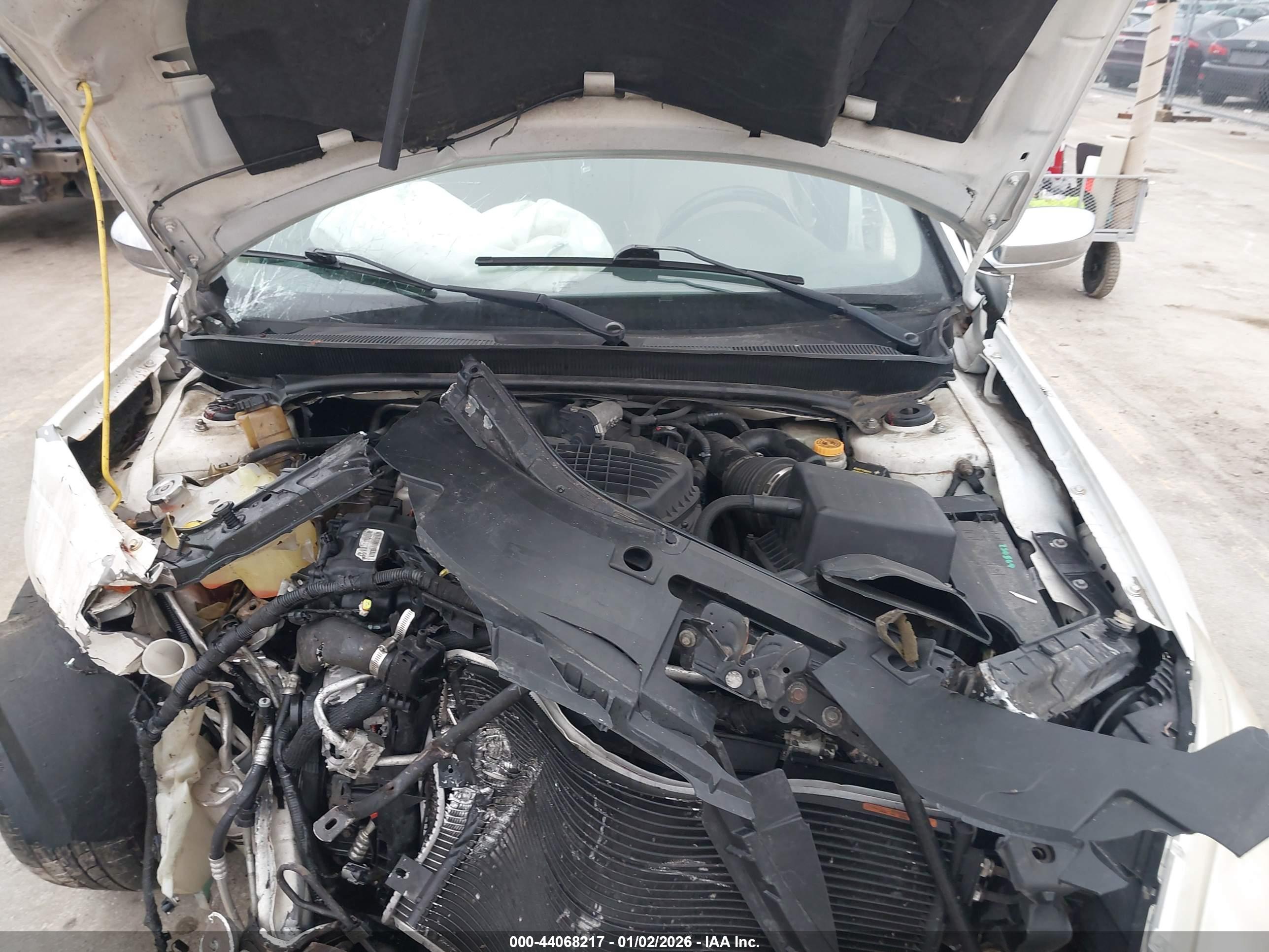CHRYSLER 200 image 10