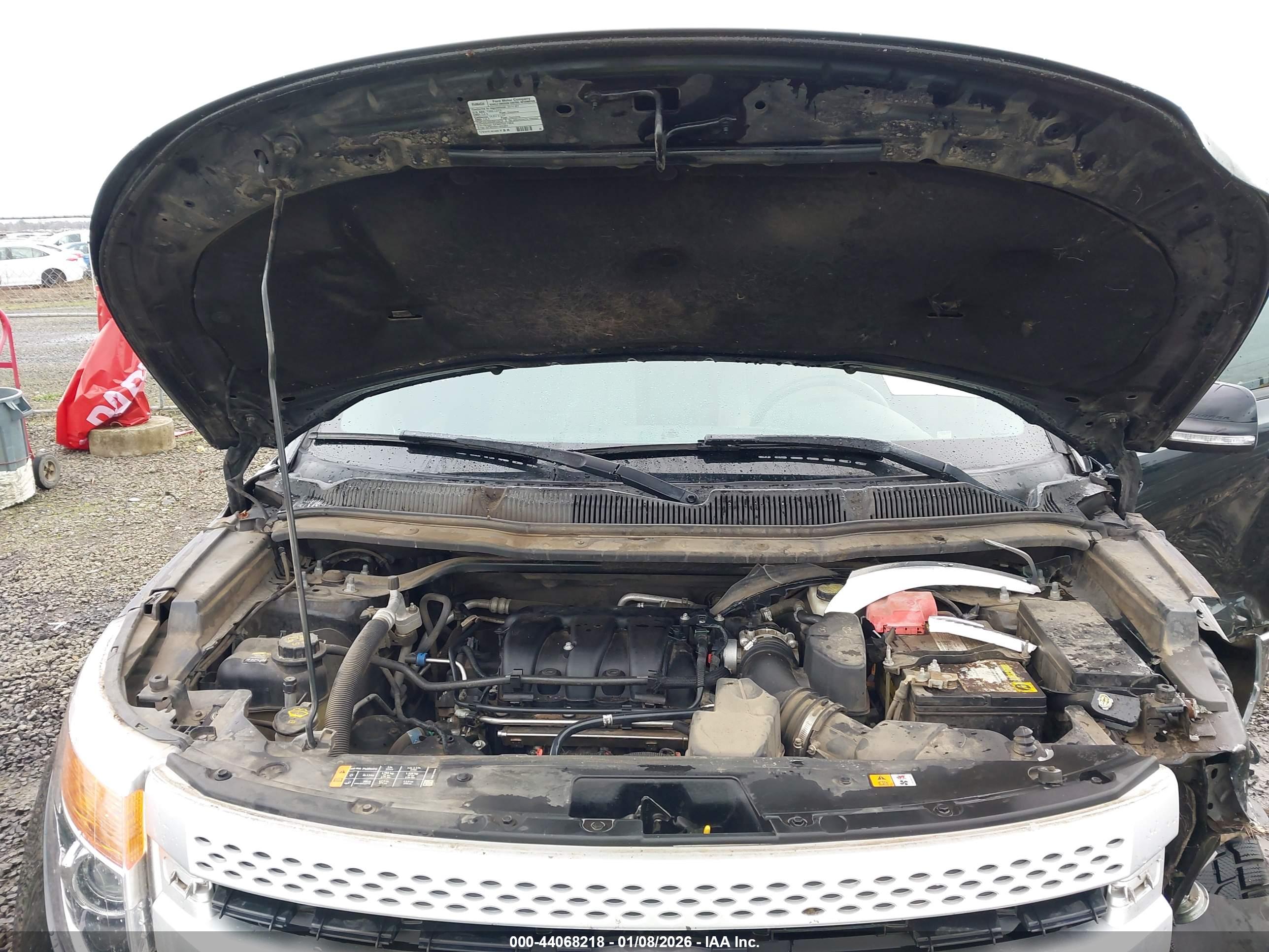 FORD EXPLORER image 10