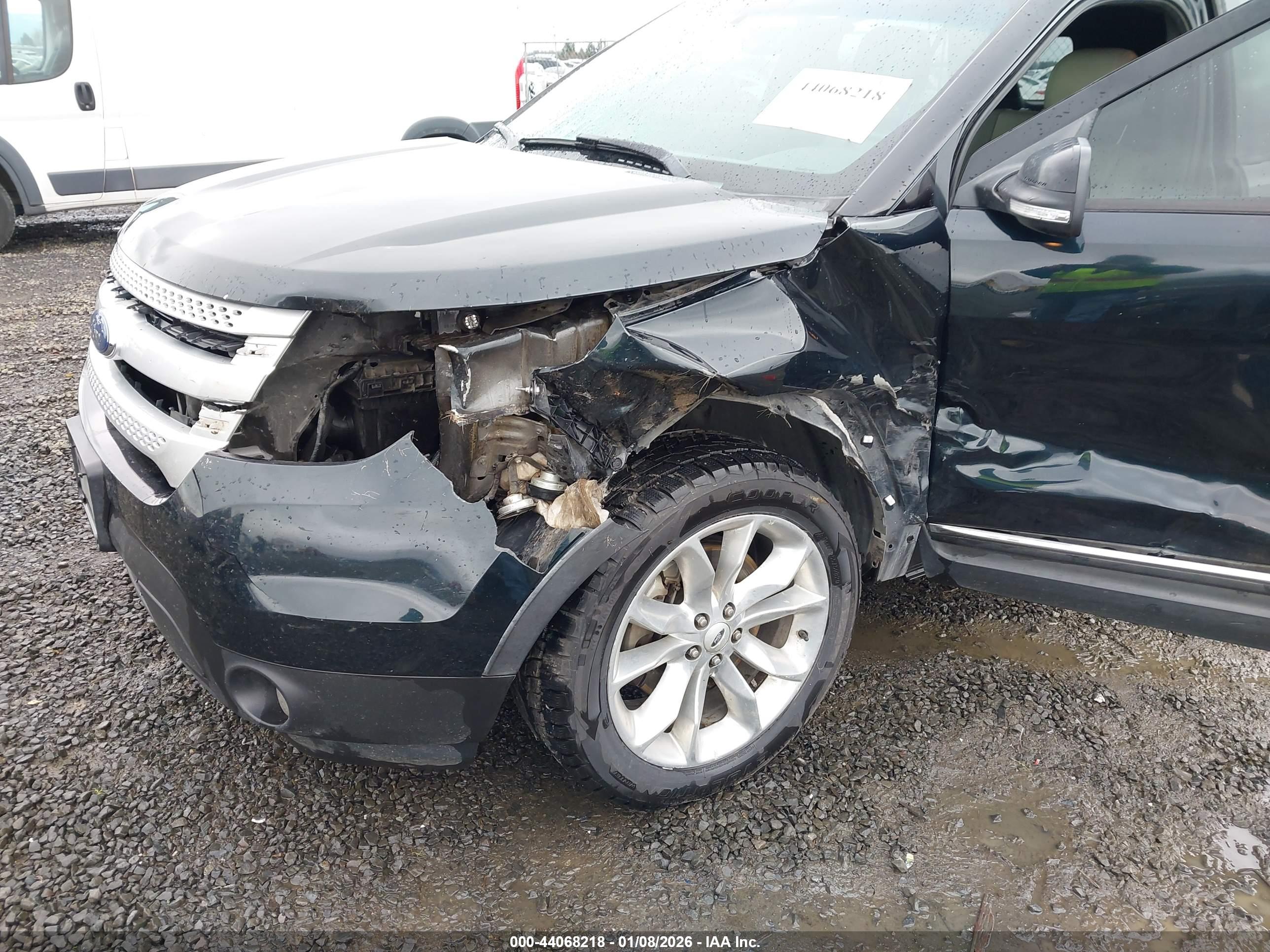 FORD EXPLORER image 6