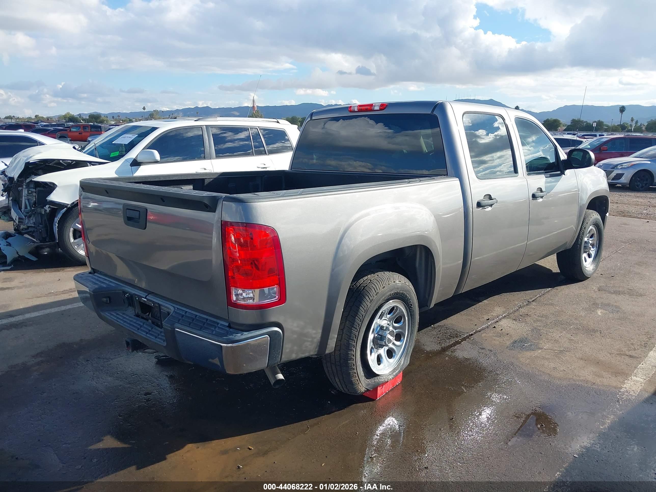 GMC SIERRA image 4