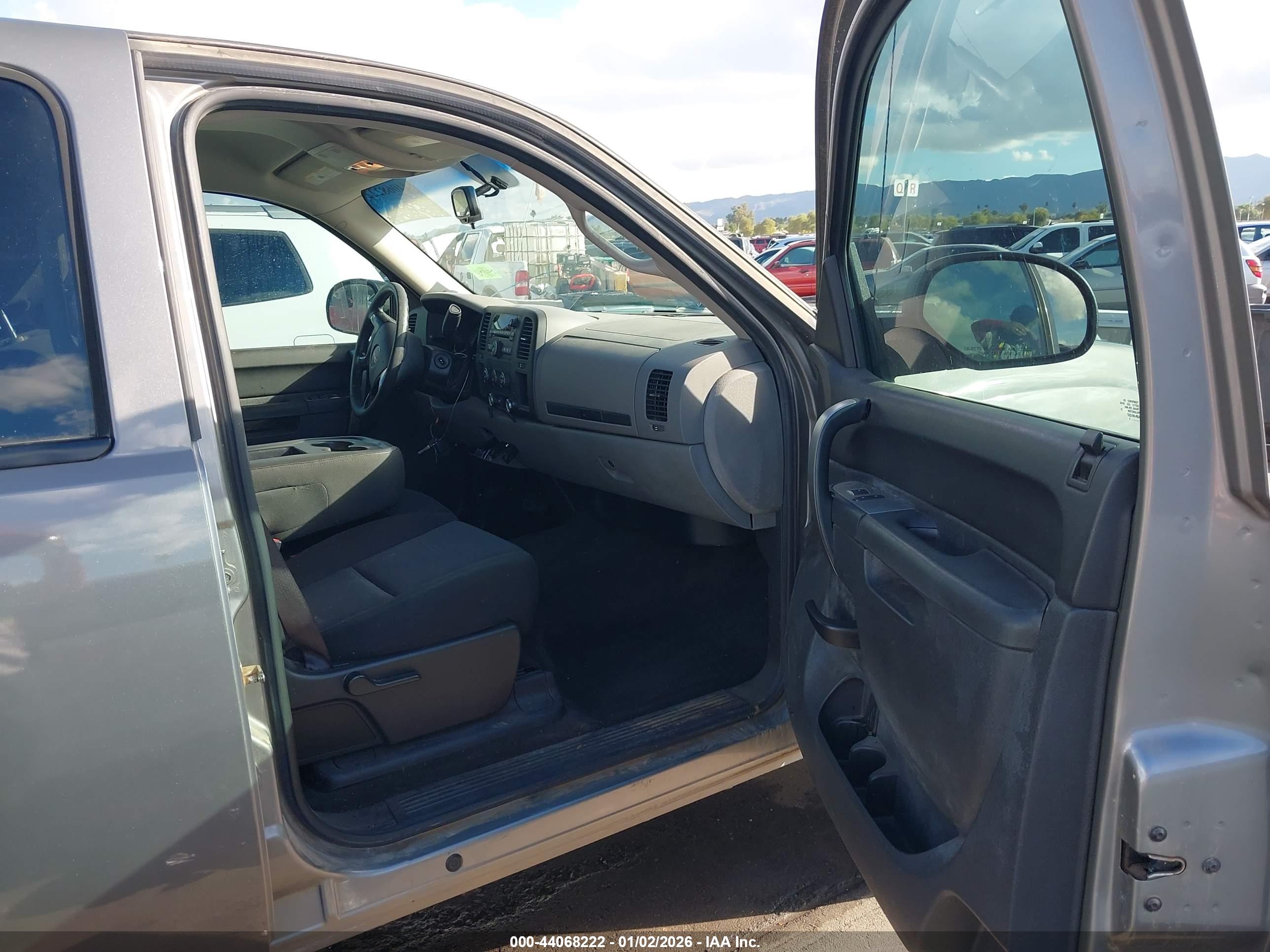 GMC SIERRA image 5