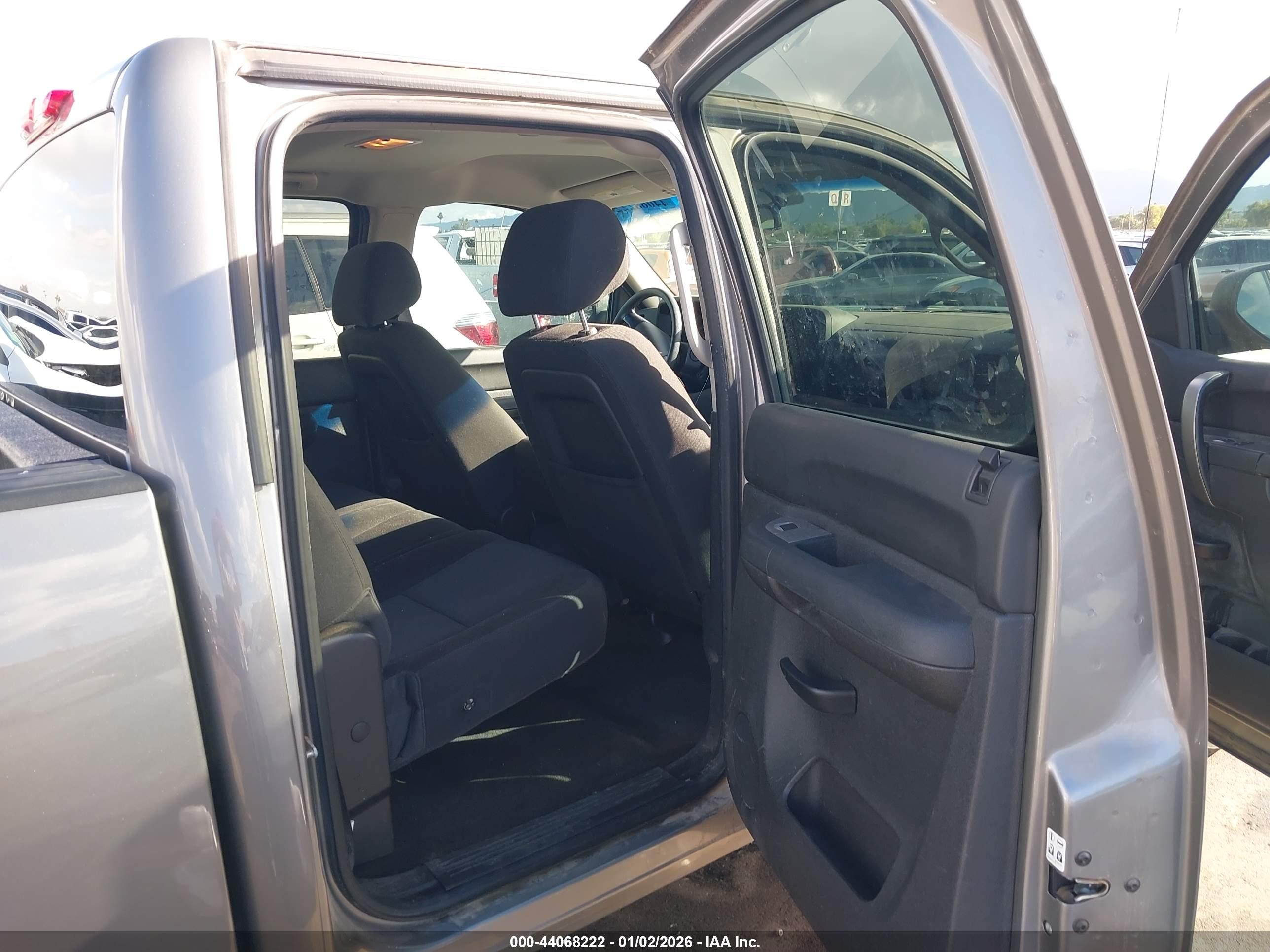 GMC SIERRA image 8