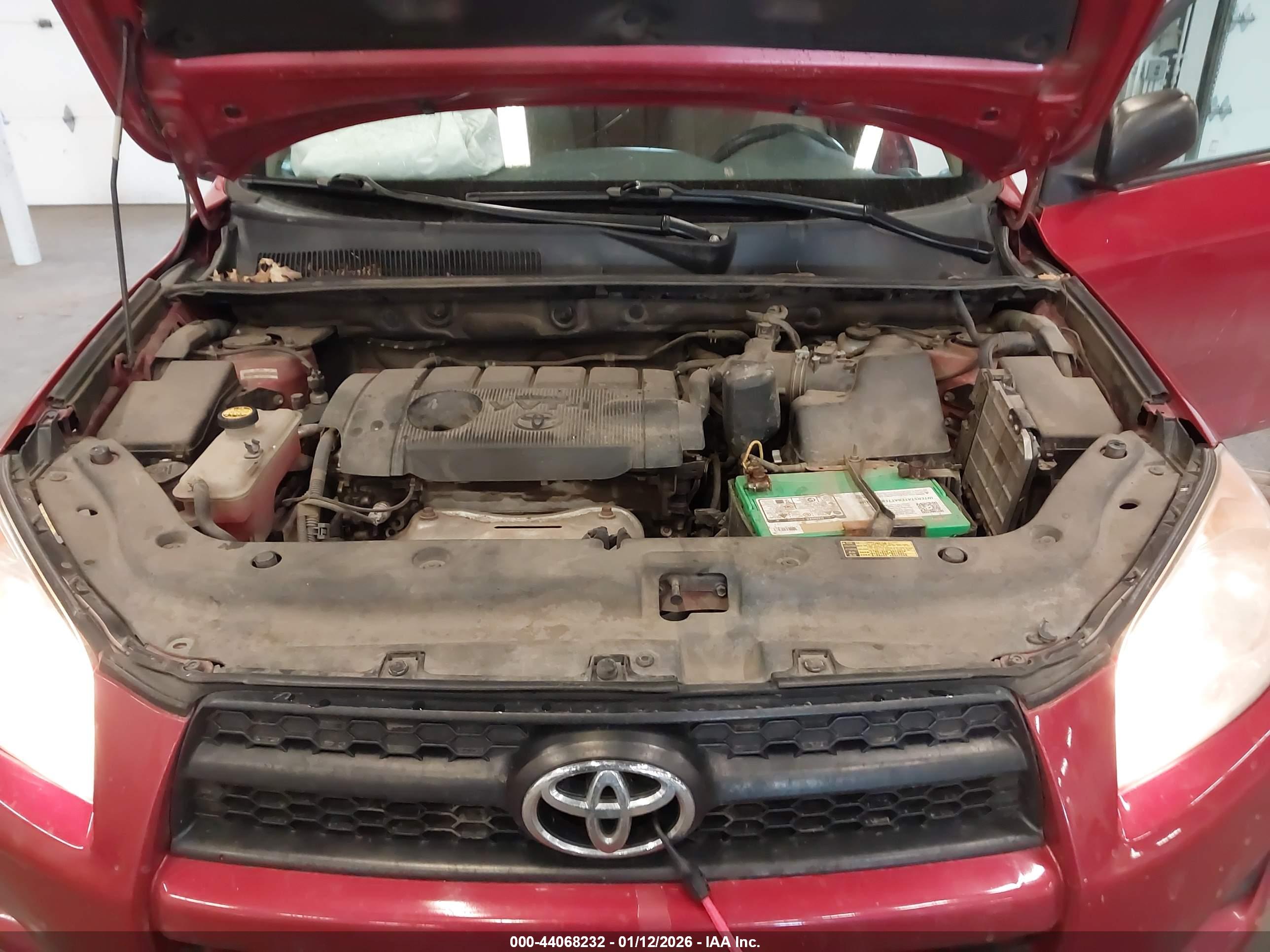 TOYOTA RAV4 image 10