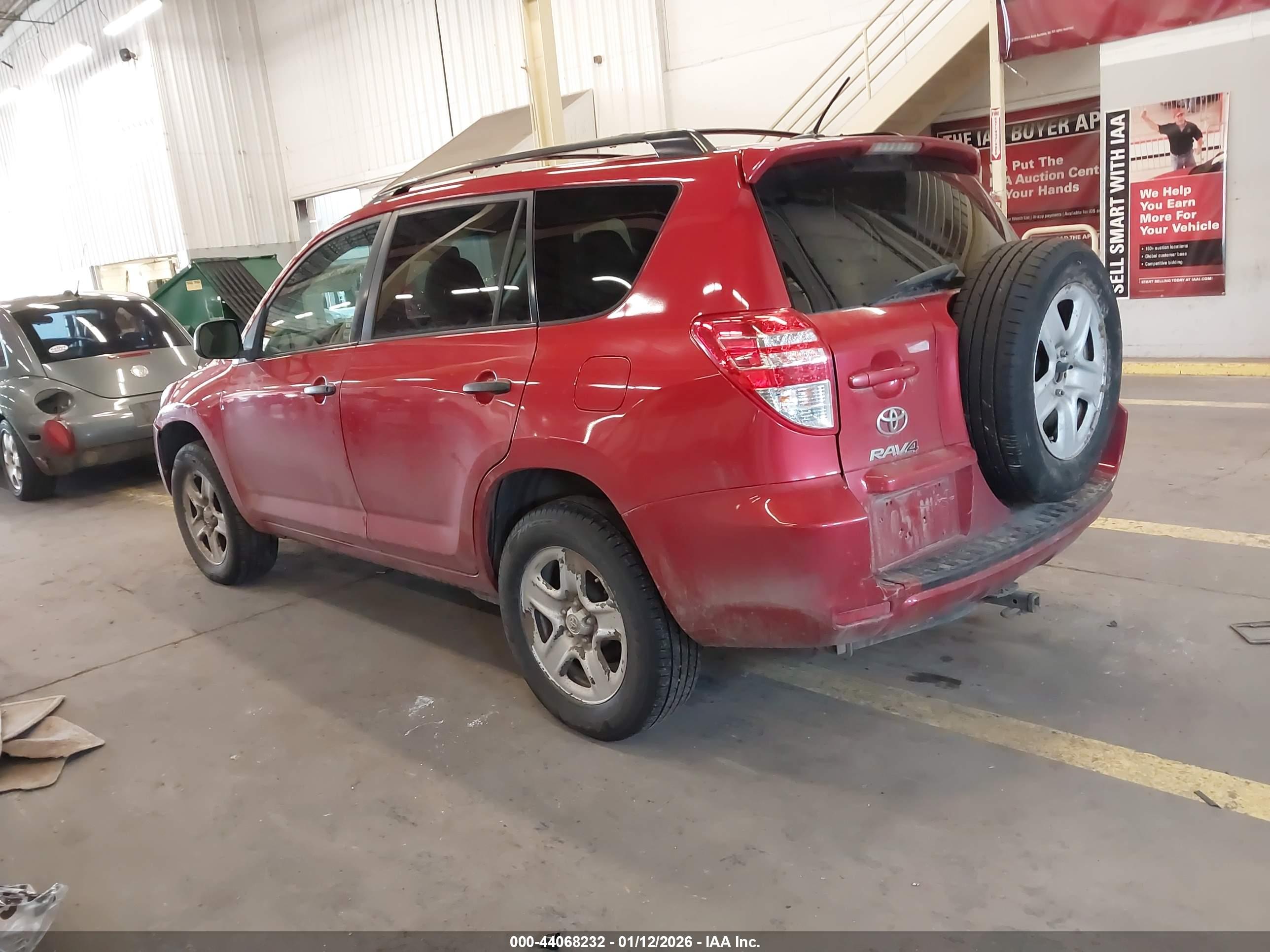 TOYOTA RAV4 image 3