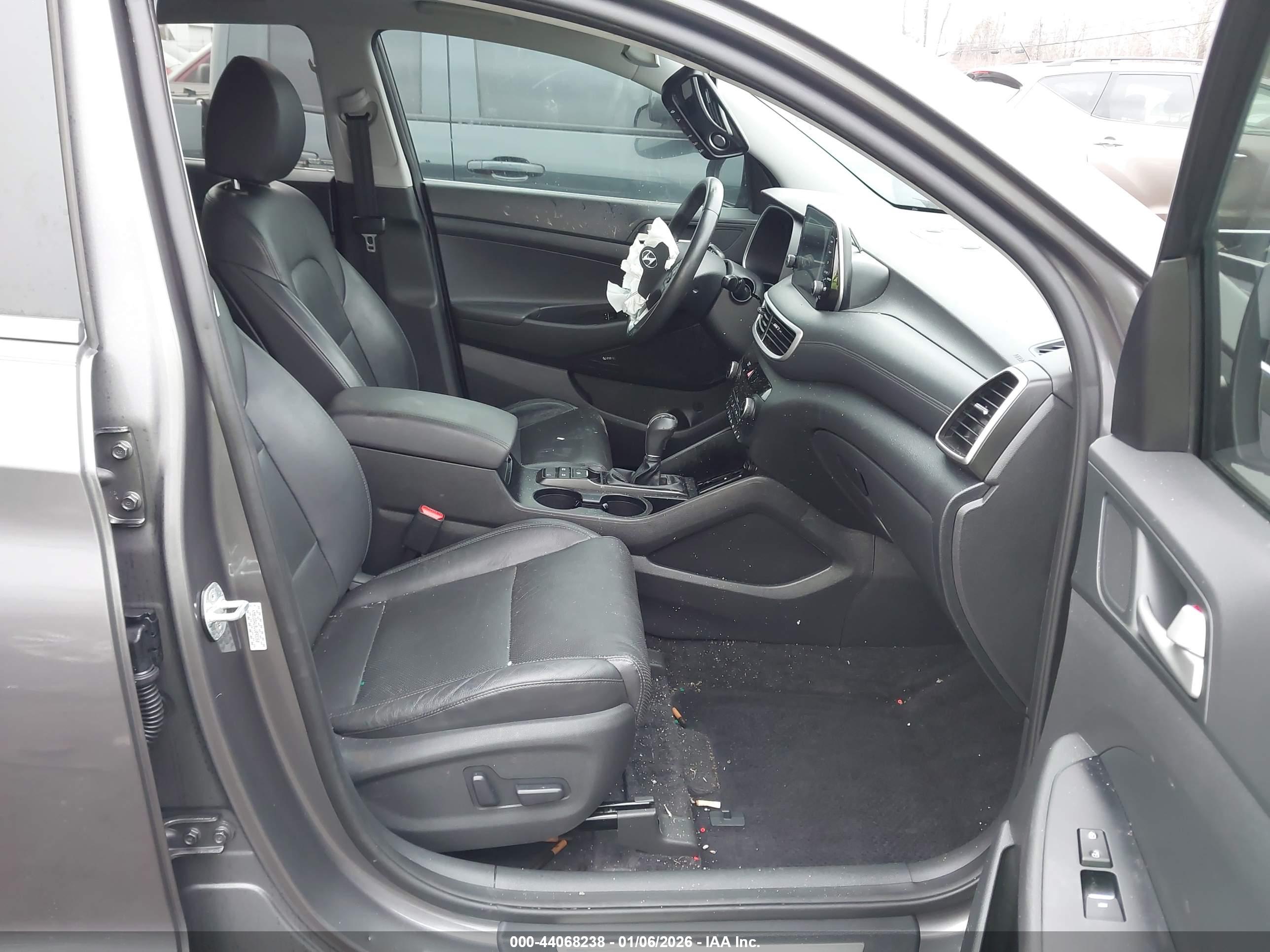 HYUNDAI TUCSON image 5